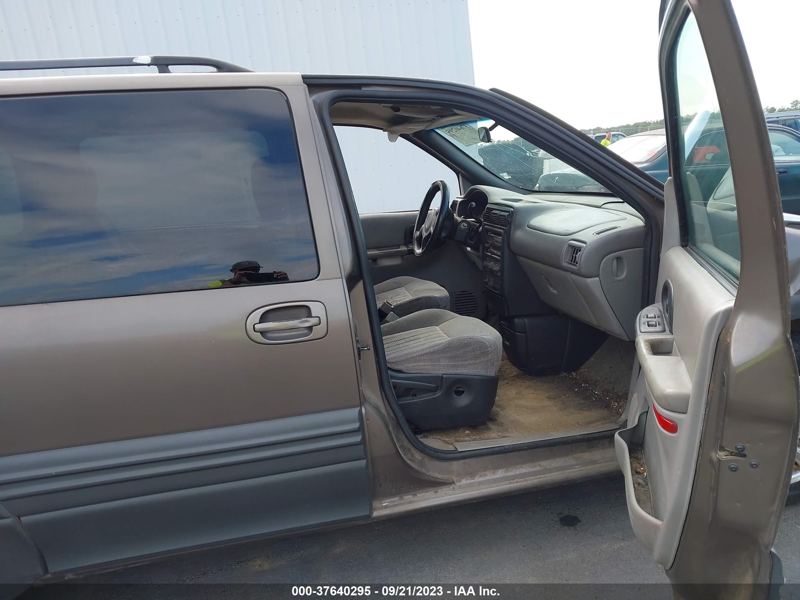 Photo 4 VIN: 1GMDX03E24D220450 - PONTIAC MONTANA 