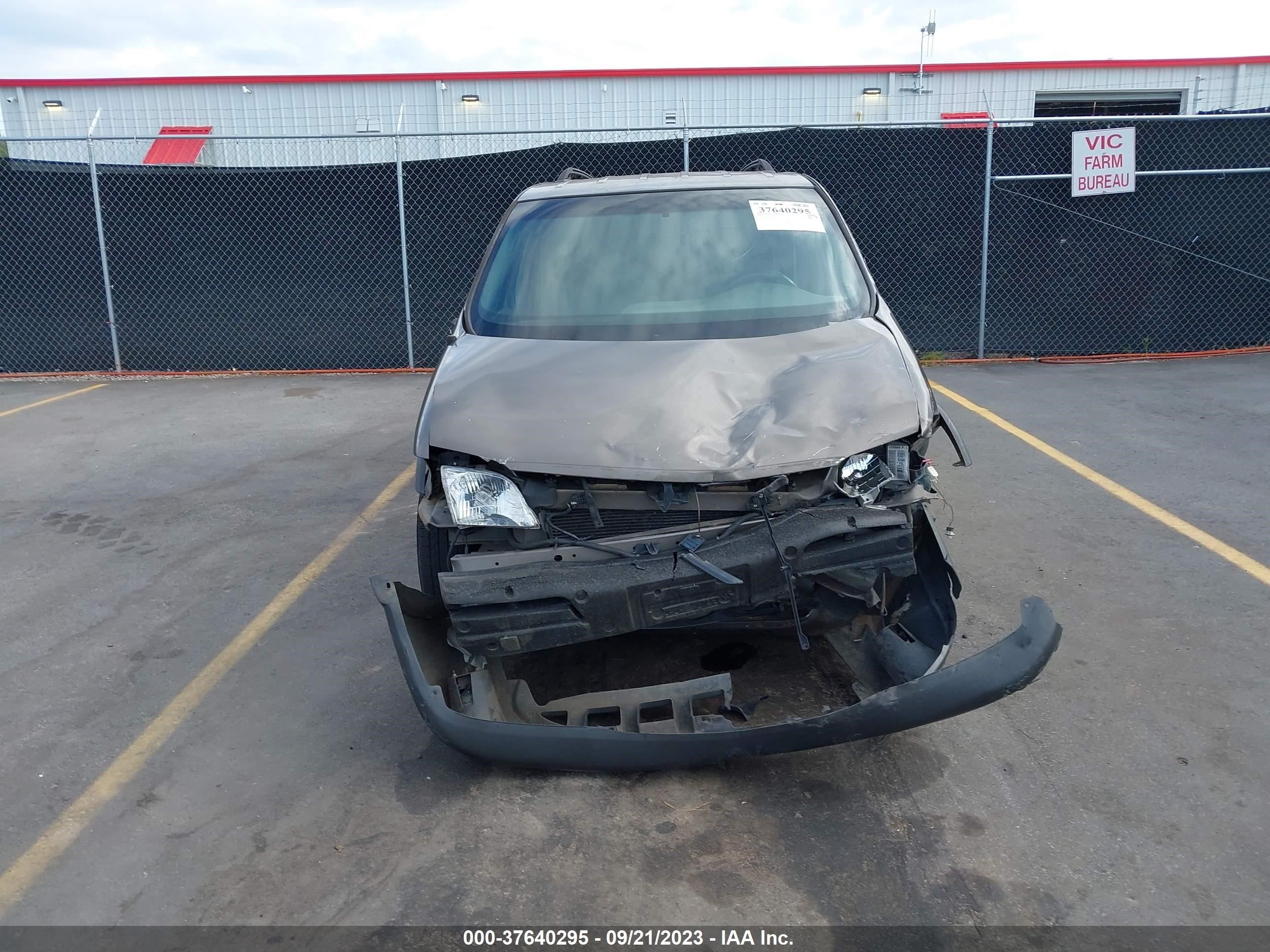 Photo 5 VIN: 1GMDX03E24D220450 - PONTIAC MONTANA 