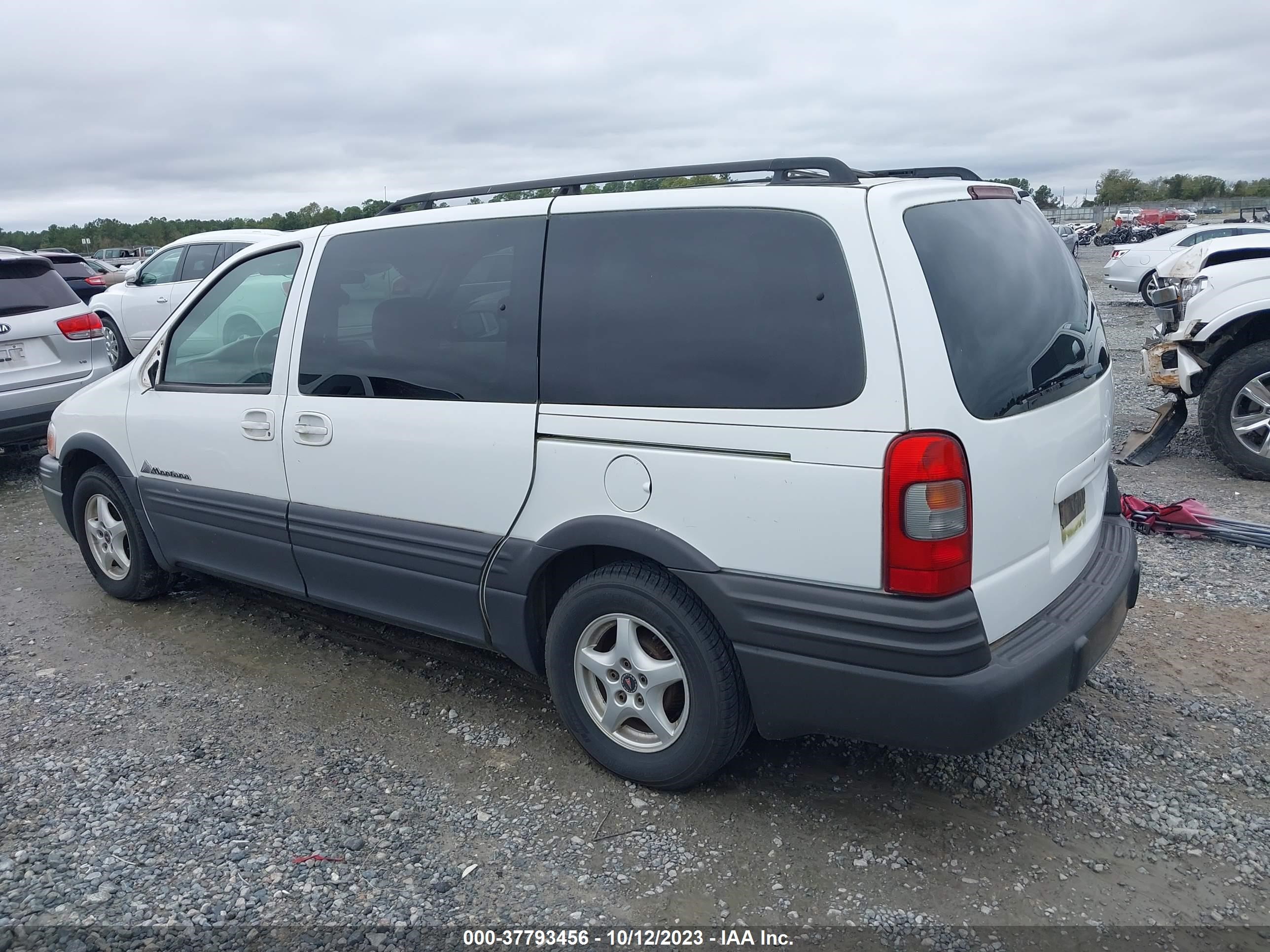 Photo 2 VIN: 1GMDX03E43D113947 - PONTIAC MONTANA 