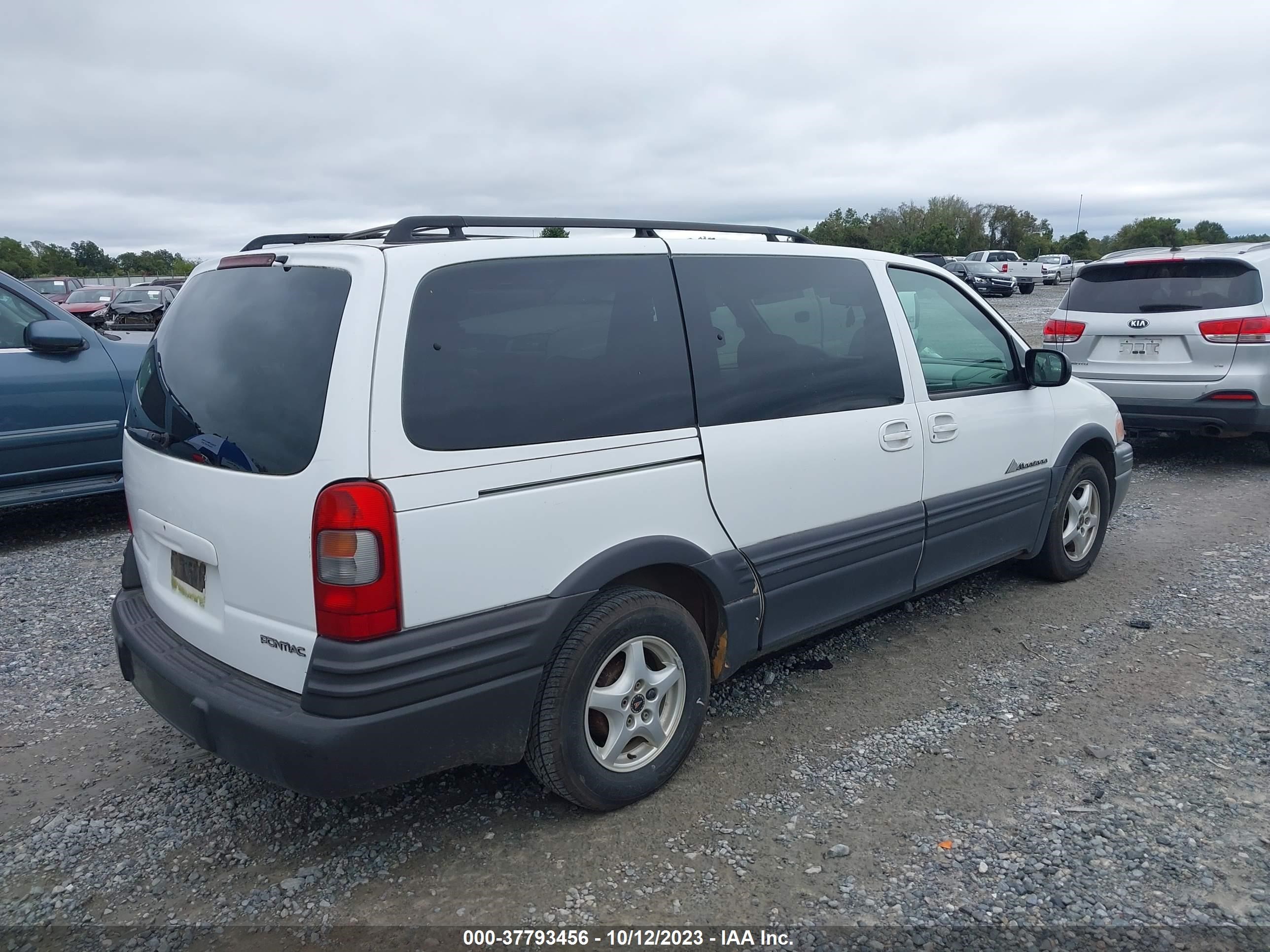 Photo 3 VIN: 1GMDX03E43D113947 - PONTIAC MONTANA 