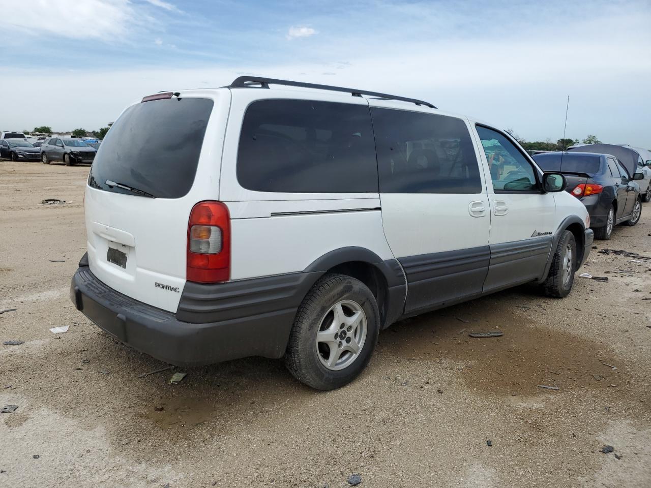 Photo 2 VIN: 1GMDX03E52D225347 - PONTIAC MONTANA 