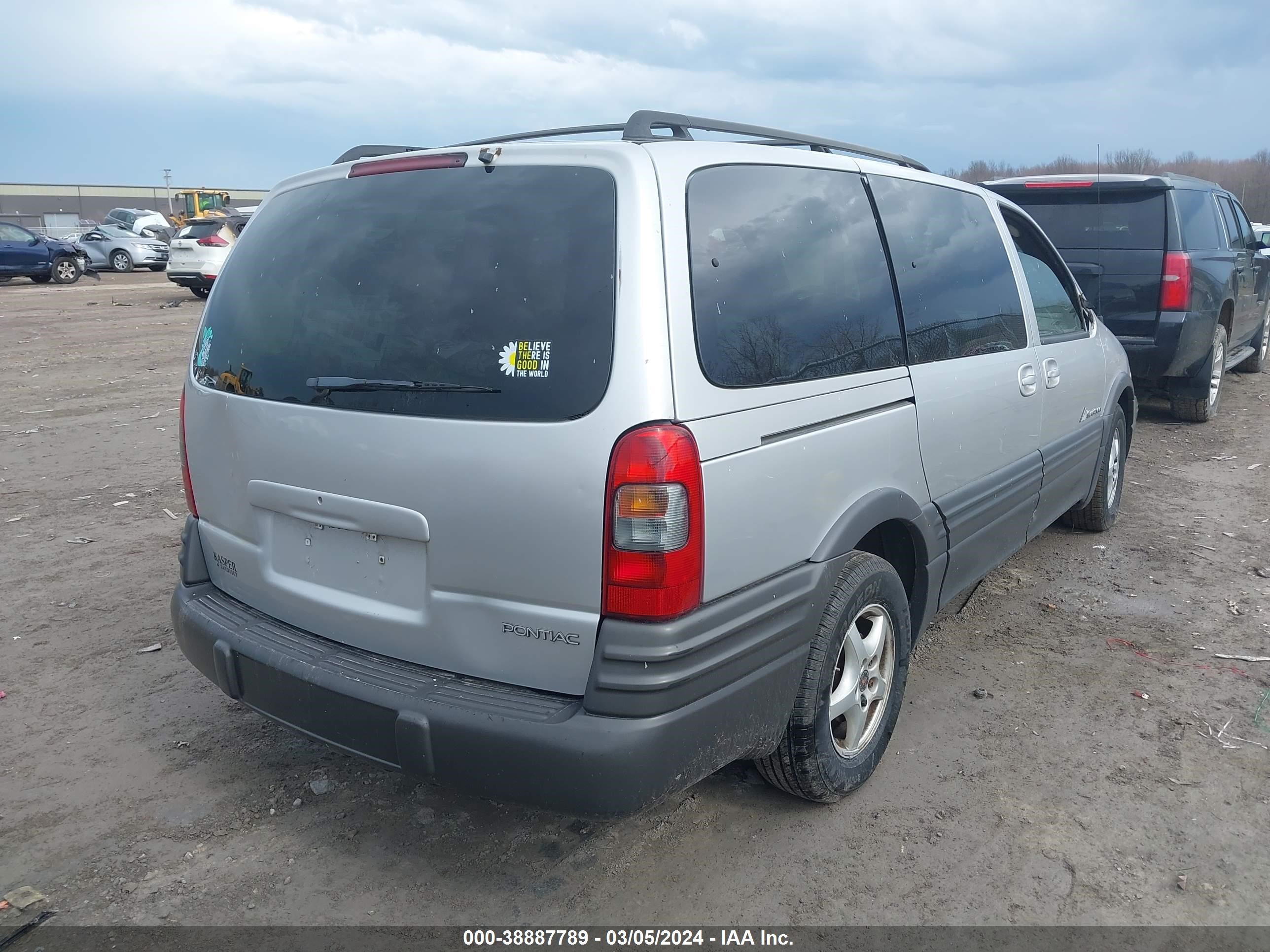 Photo 3 VIN: 1GMDX03E53D106408 - PONTIAC MONTANA 