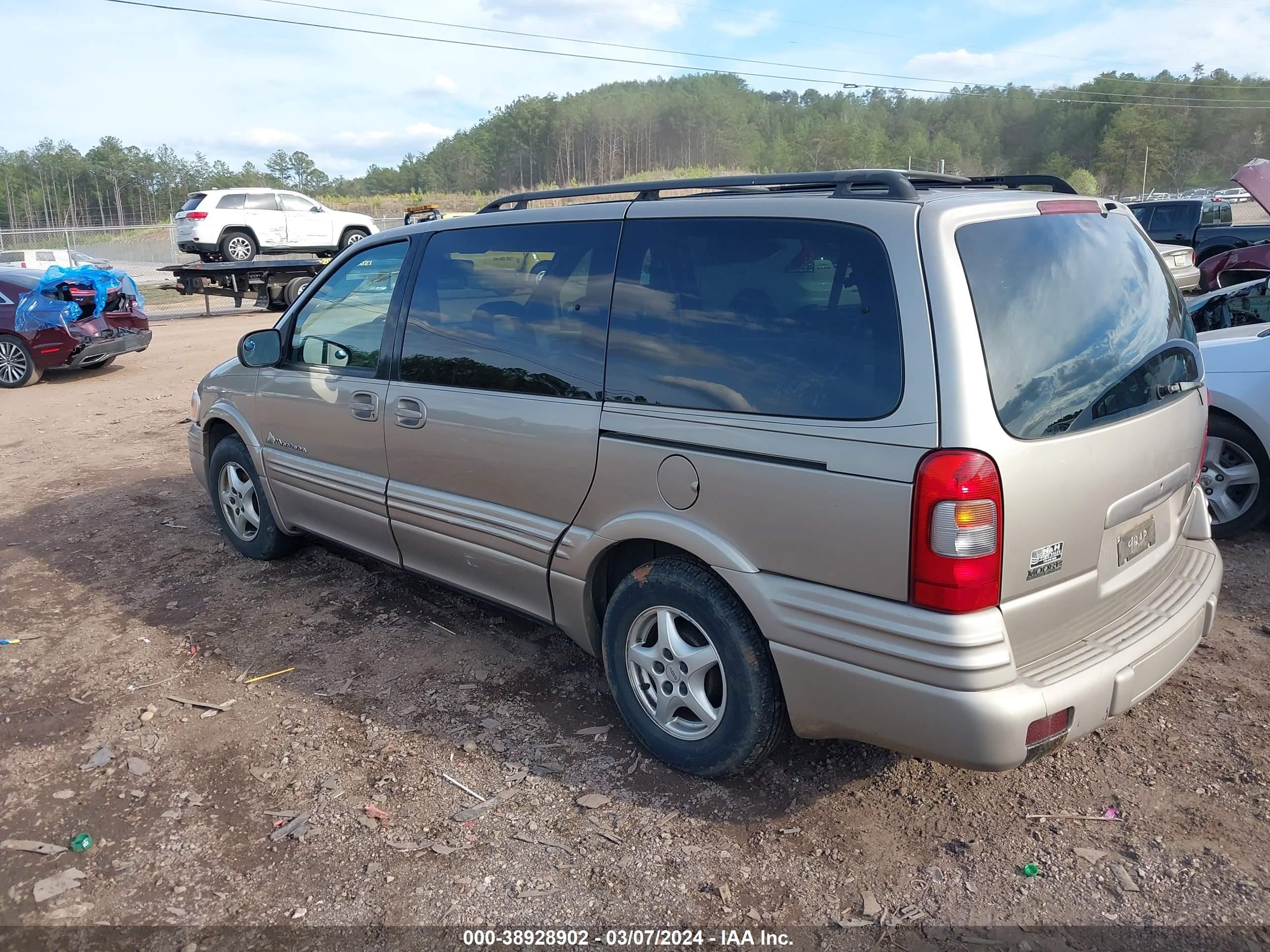 Photo 2 VIN: 1GMDX03E5XD157753 - PONTIAC MONTANA 