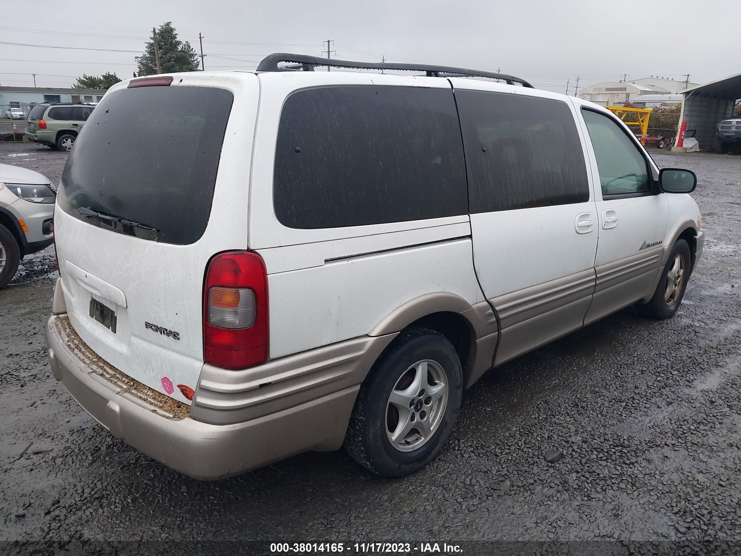 Photo 3 VIN: 1GMDX03E61D168719 - PONTIAC MONTANA 