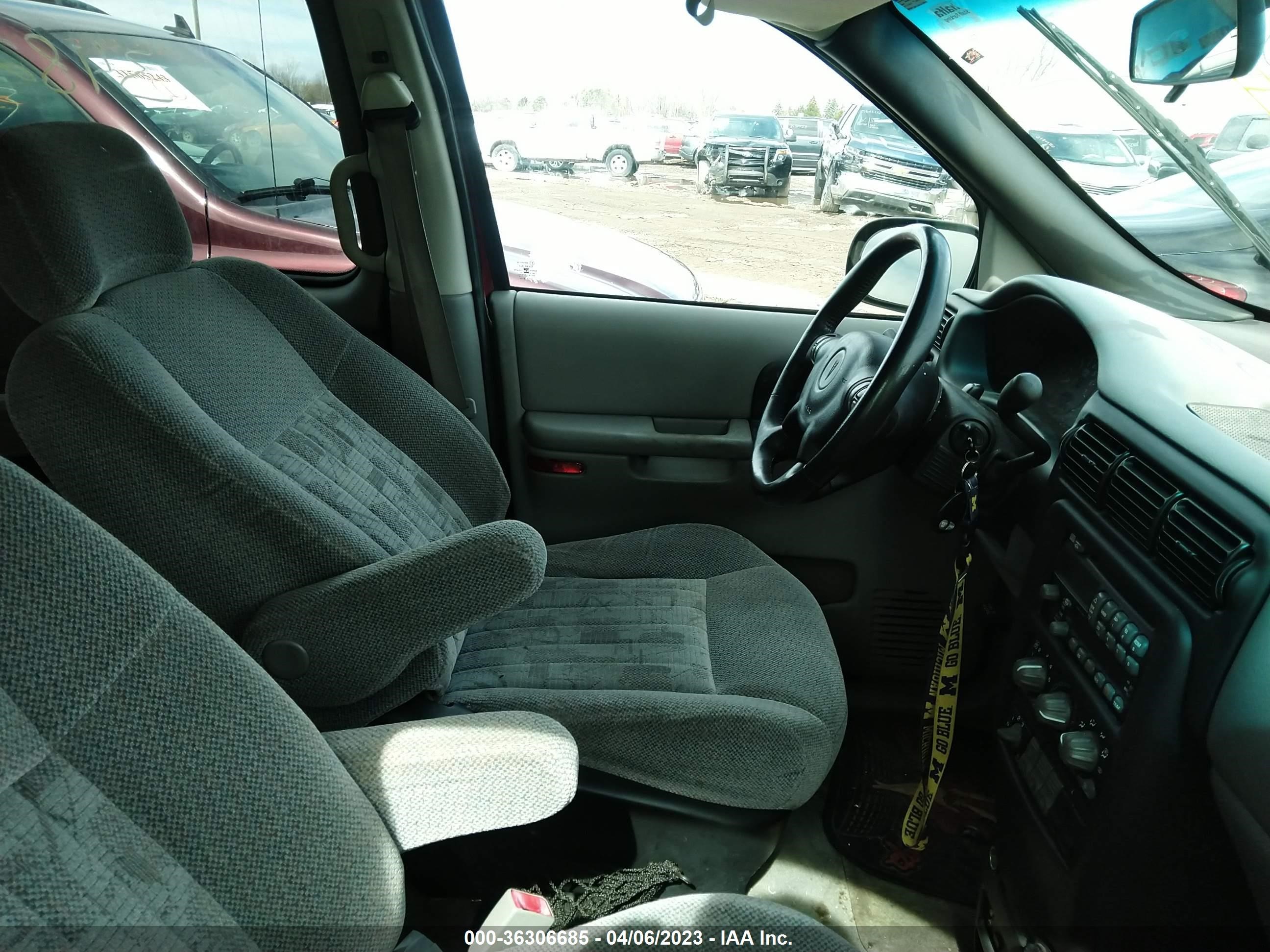 Photo 4 VIN: 1GMDX13E33D131846 - PONTIAC MONTANA 