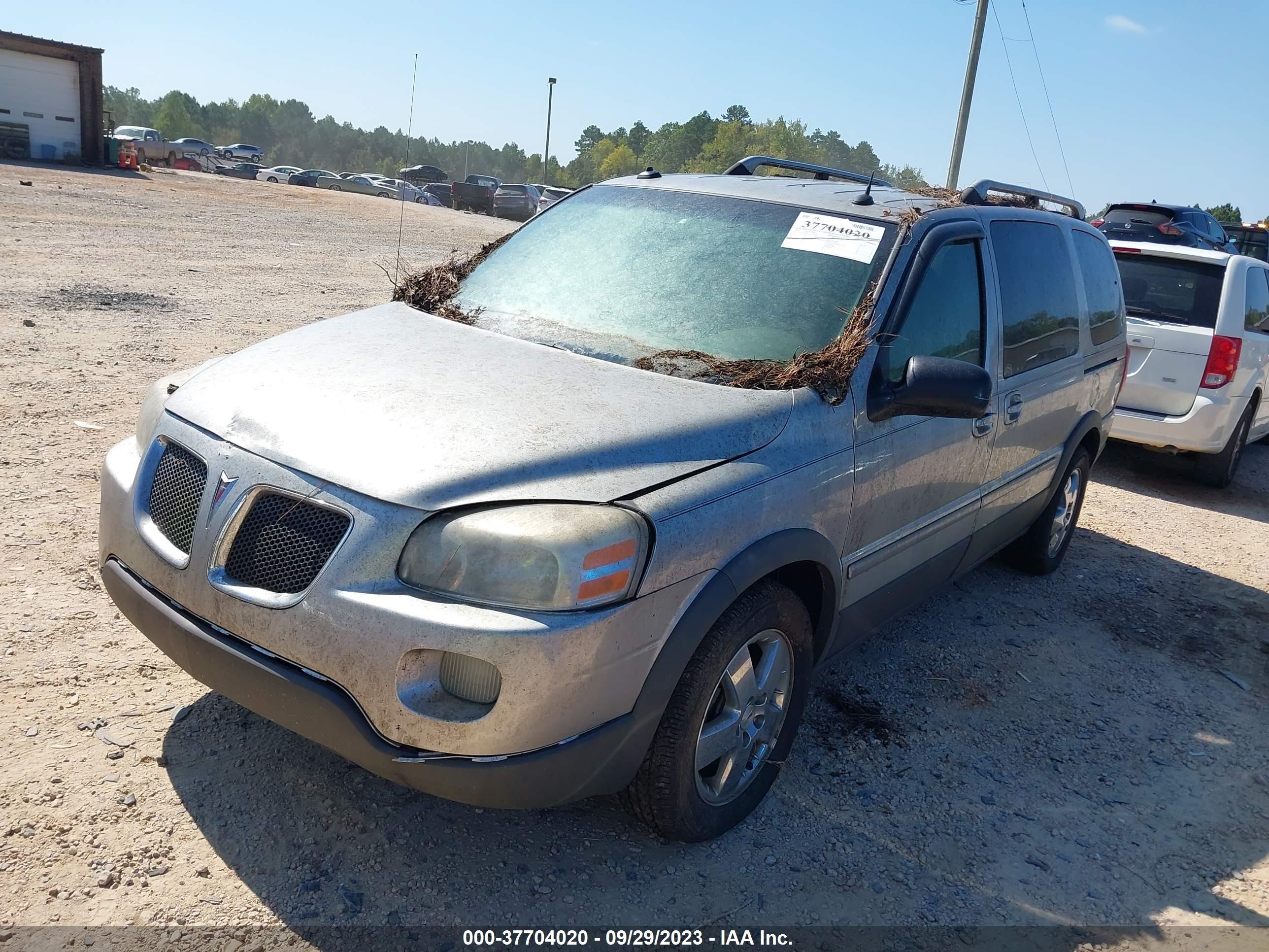 Photo 1 VIN: 1GMDX33L05D235904 - PONTIAC MONTANA 