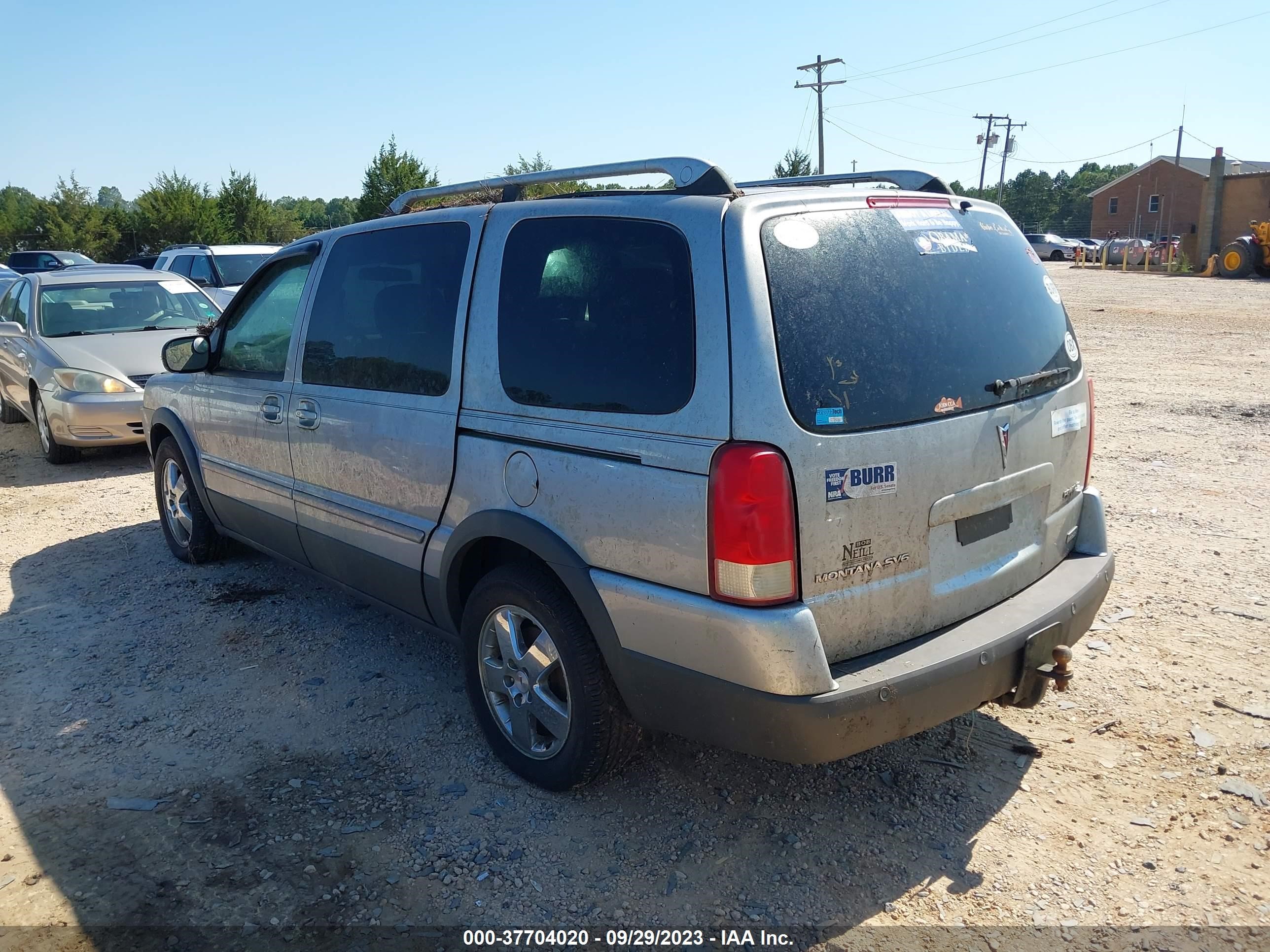 Photo 2 VIN: 1GMDX33L05D235904 - PONTIAC MONTANA 