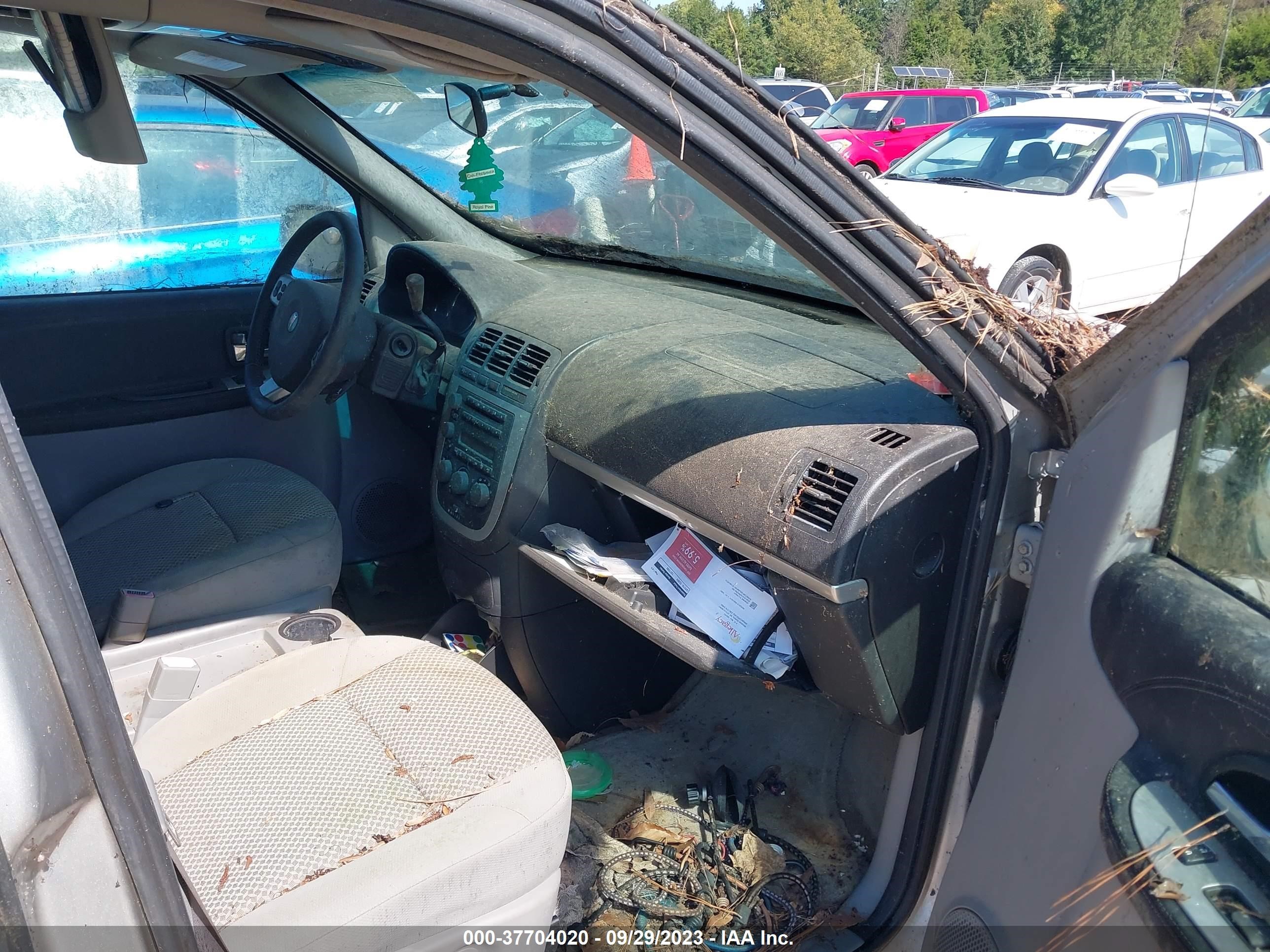 Photo 4 VIN: 1GMDX33L05D235904 - PONTIAC MONTANA 