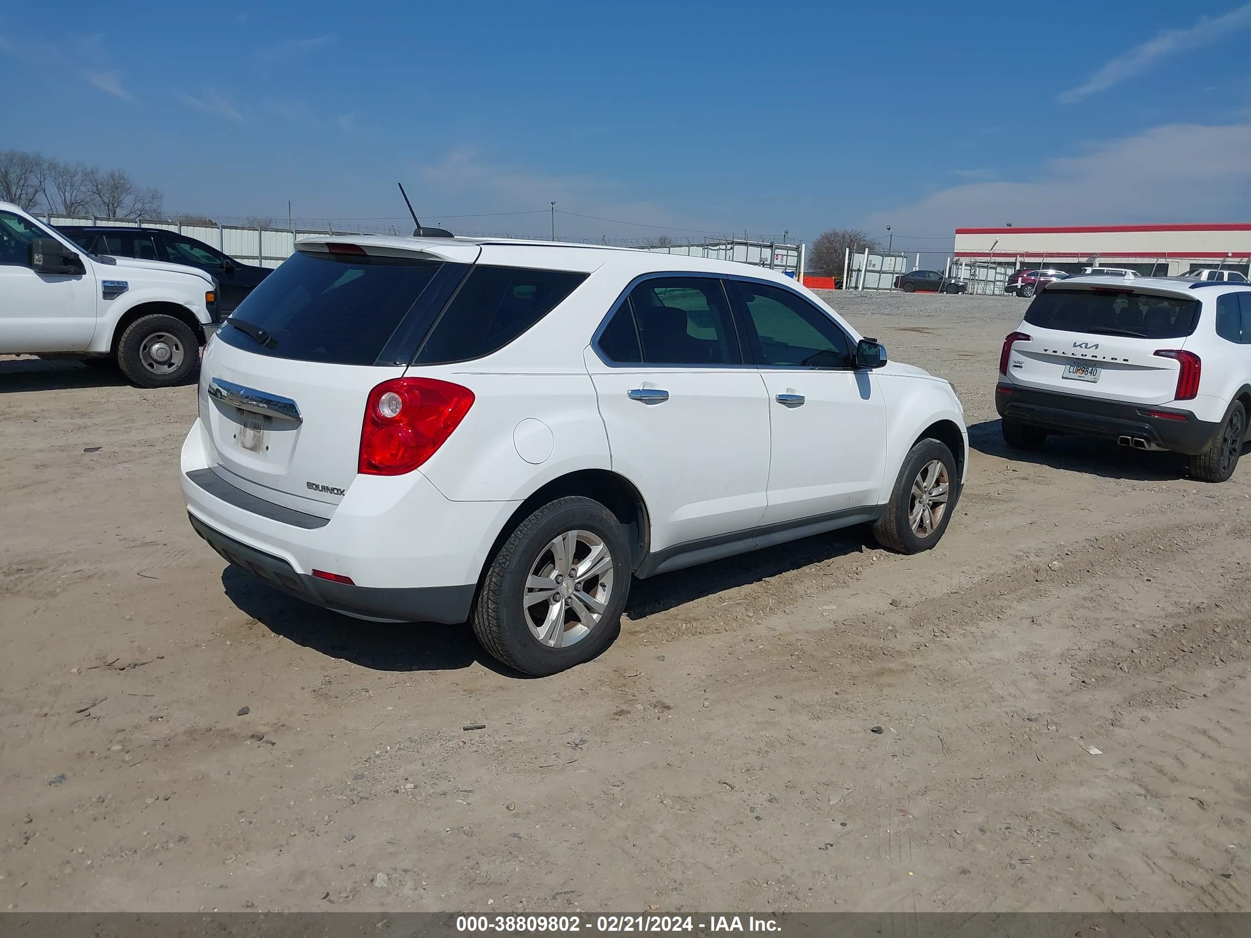 Photo 3 VIN: 1GNALAEK0FZ108089 - CHEVROLET EQUINOX 