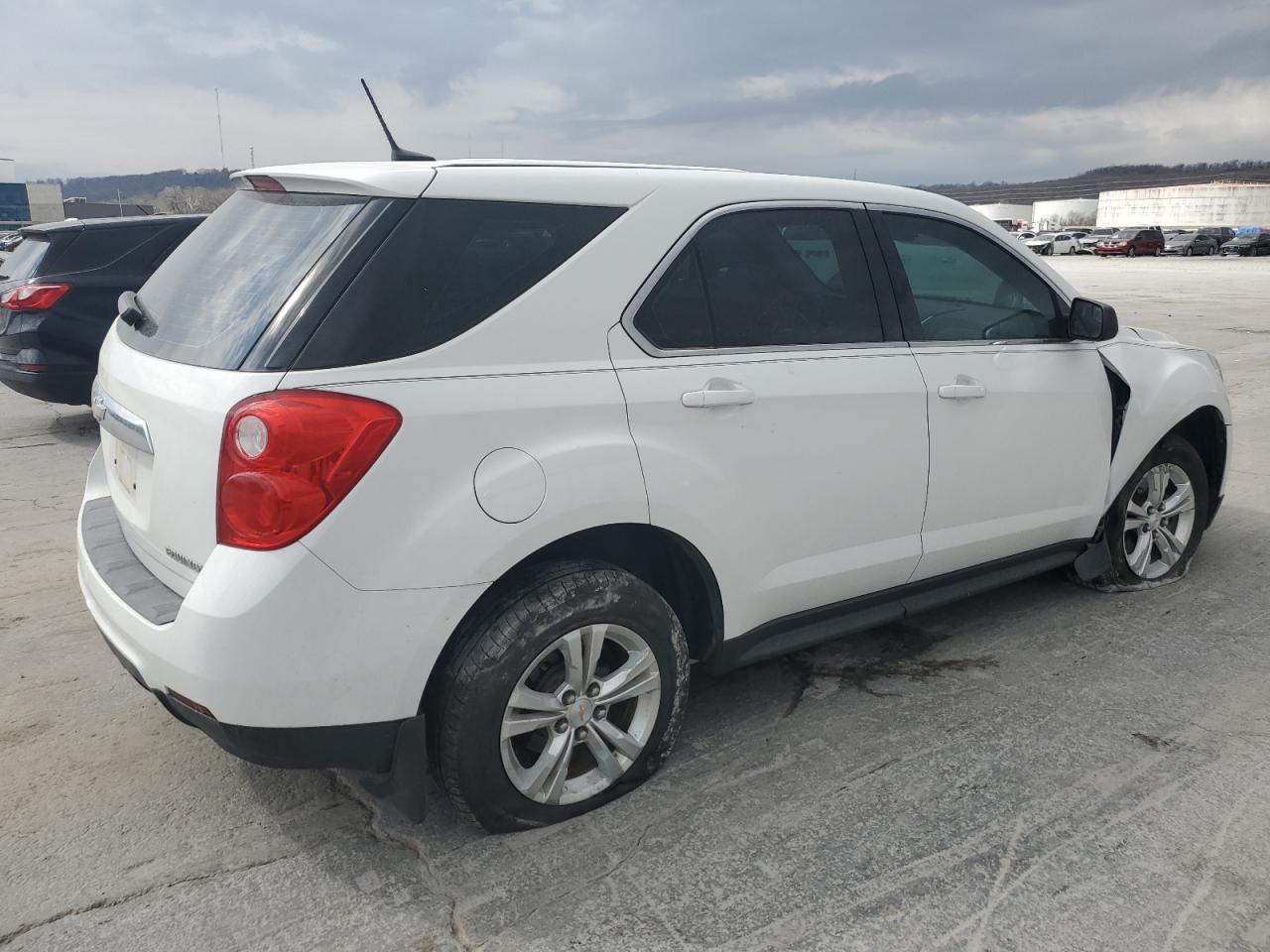 Photo 2 VIN: 1GNALAEK7EZ136258 - CHEVROLET EQUINOX 