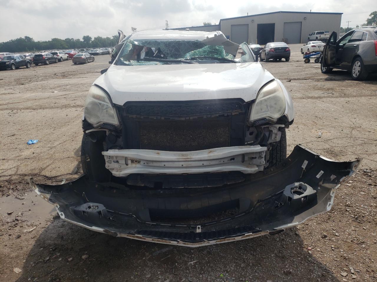 Photo 4 VIN: 1GNALAEK7FZ125312 - CHEVROLET EQUINOX 