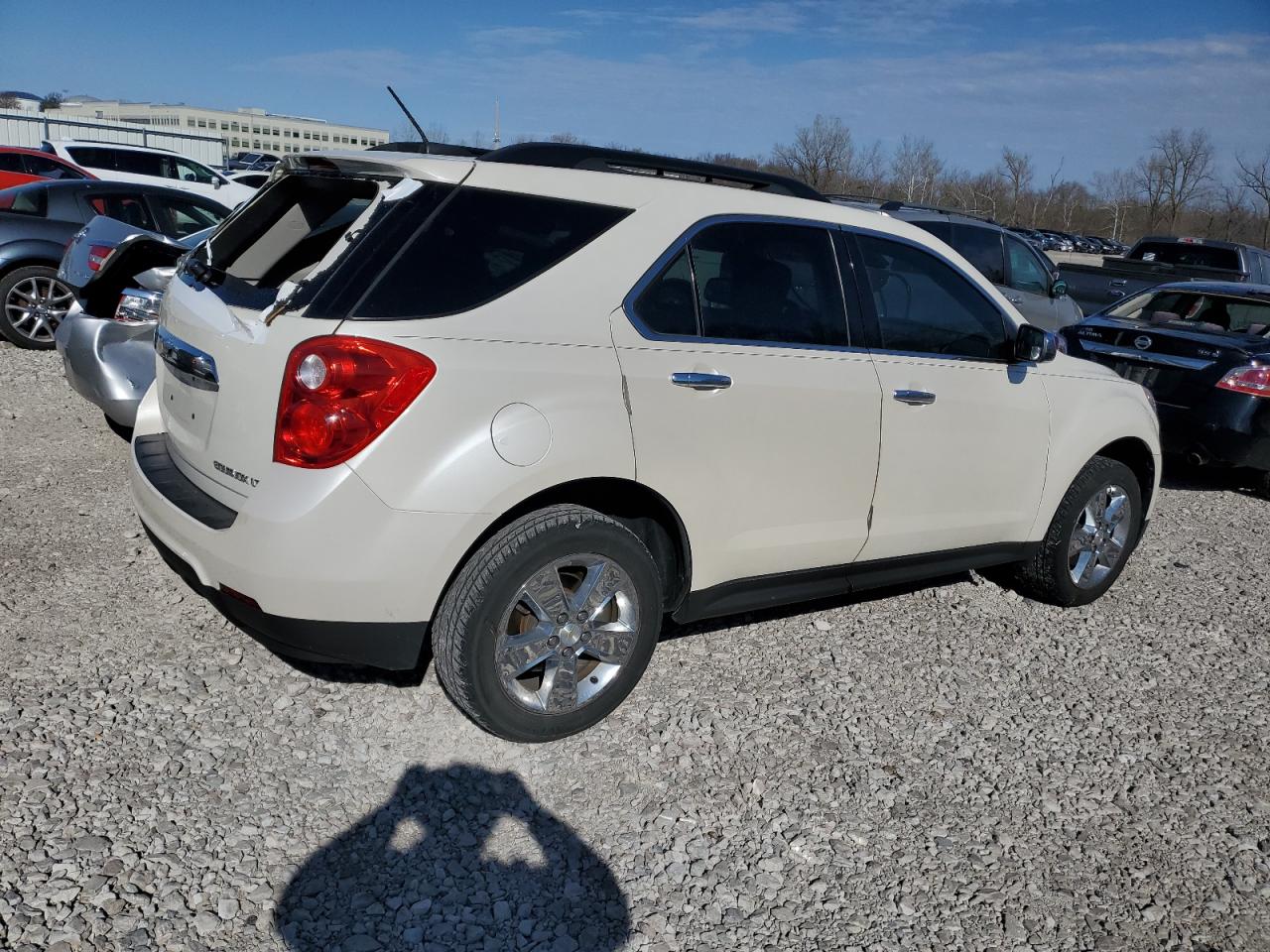 Photo 2 VIN: 1GNALBEK1FZ130379 - CHEVROLET EQUINOX 