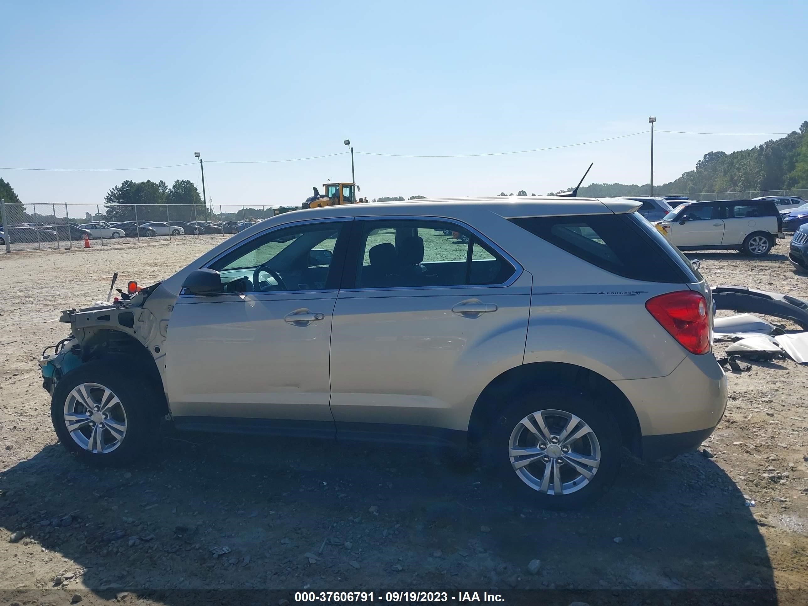 Photo 14 VIN: 1GNALBEK6DZ127409 - CHEVROLET EQUINOX 