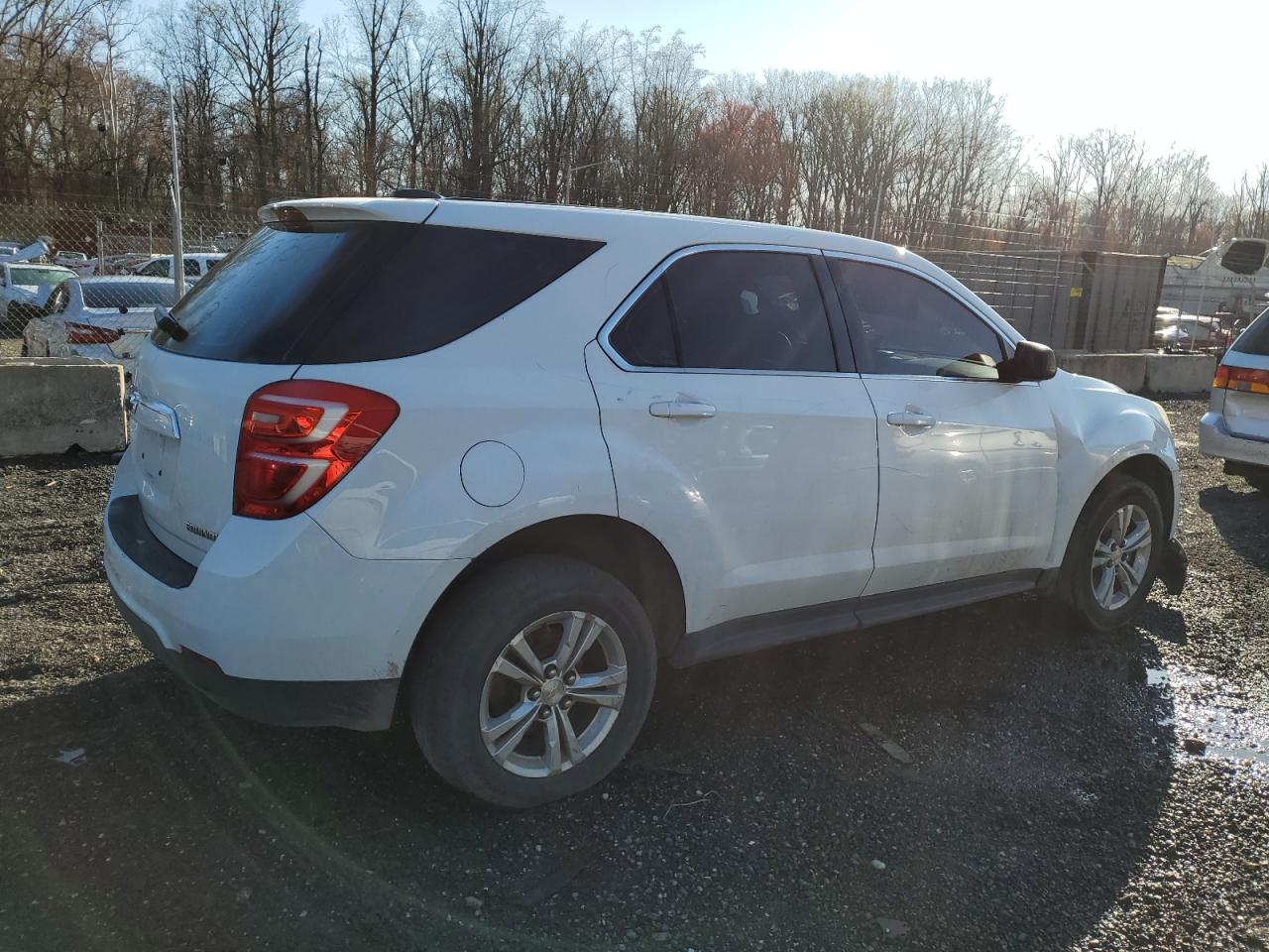 Photo 2 VIN: 1GNALBEK7GZ104516 - CHEVROLET EQUINOX 