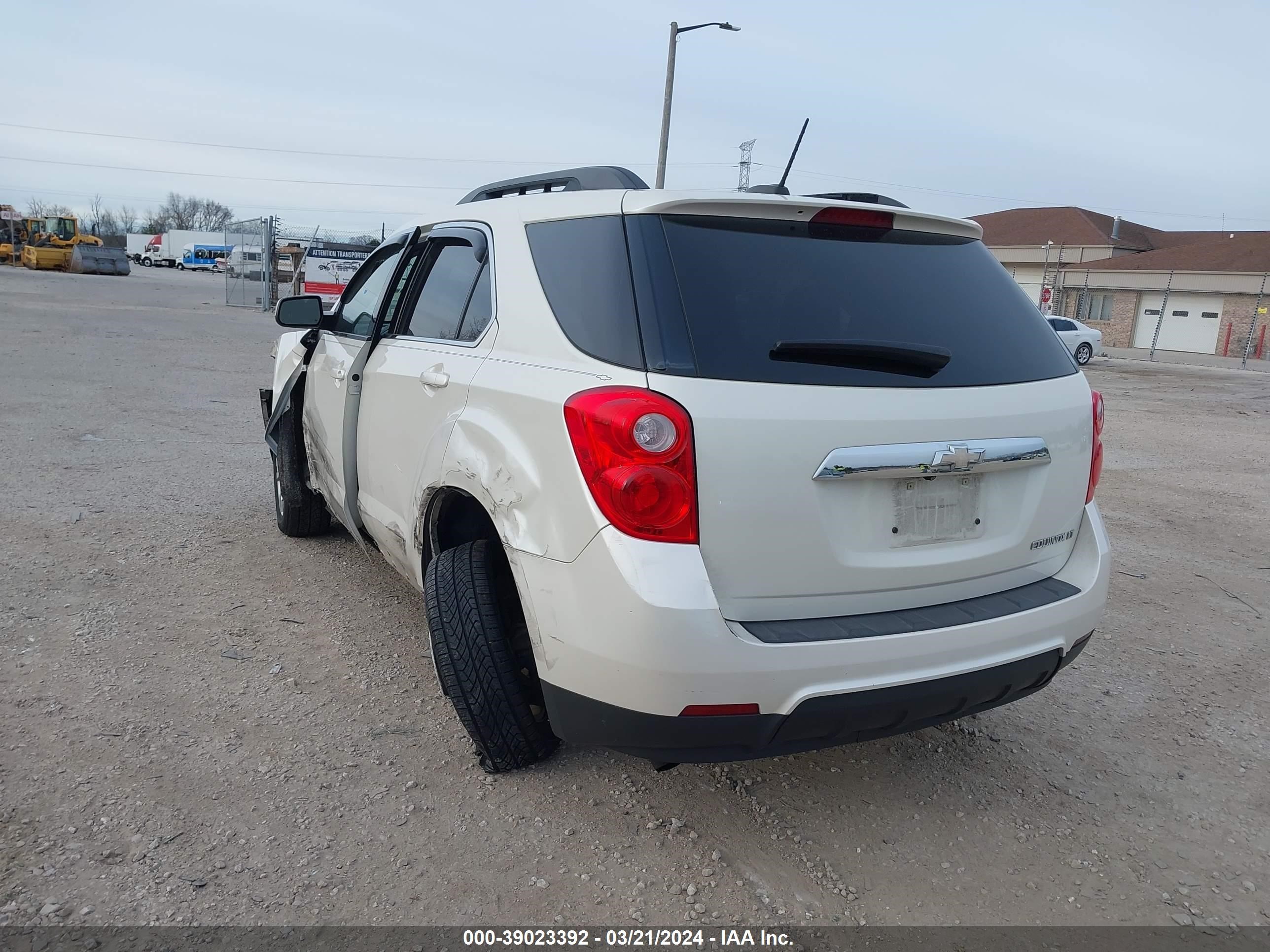 Photo 2 VIN: 1GNALBEKXFZ102676 - CHEVROLET EQUINOX 