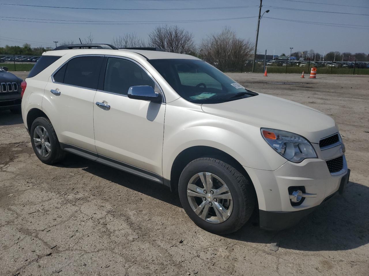 Photo 3 VIN: 1GNALCEK3FZ120930 - CHEVROLET EQUINOX 