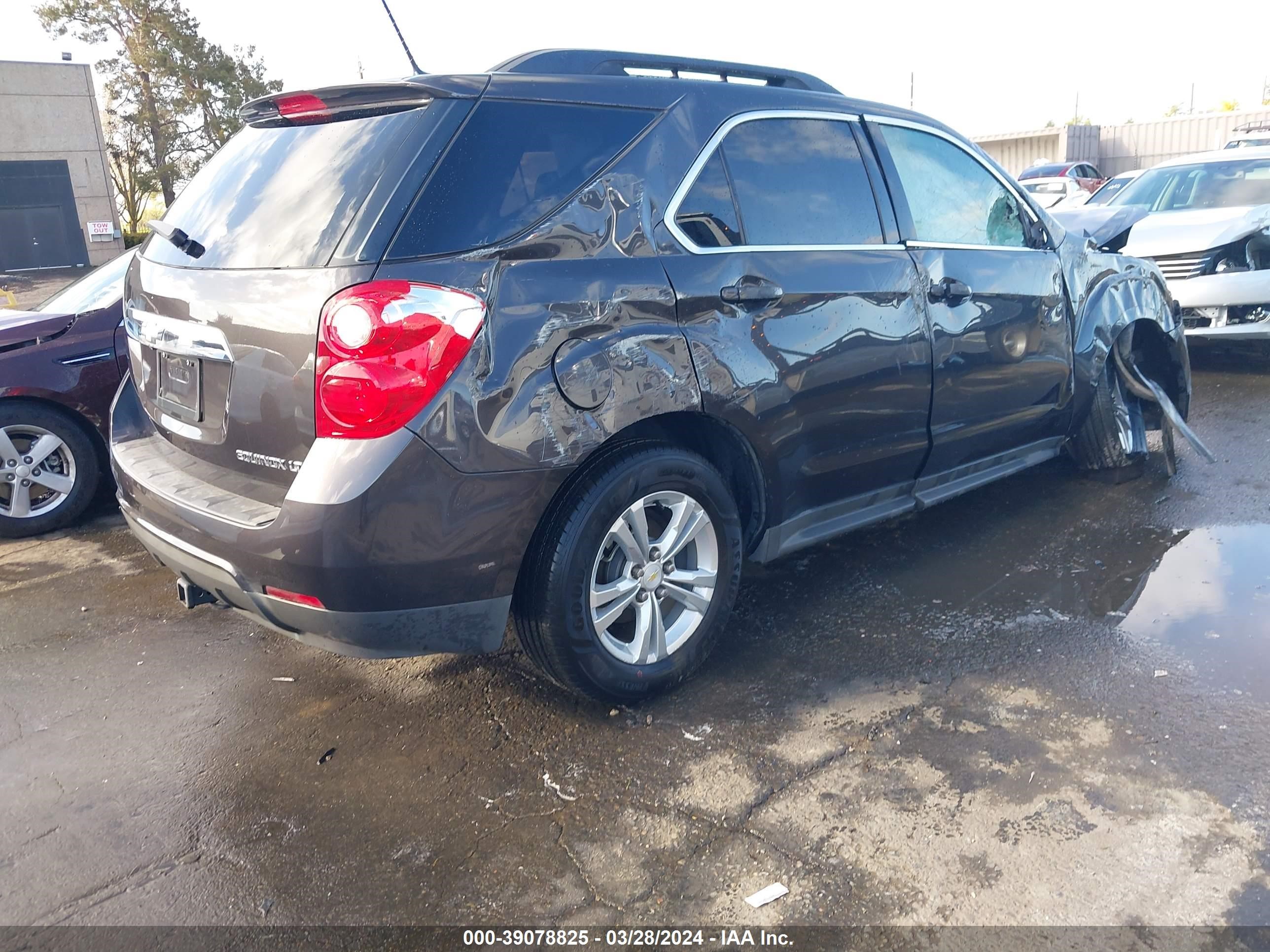 Photo 3 VIN: 1GNALCEK6EZ114330 - CHEVROLET EQUINOX 