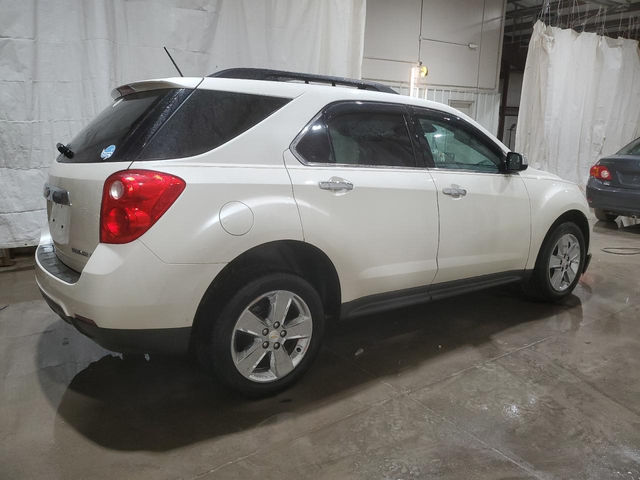 Photo 2 VIN: 1GNALCEK8FZ114752 - CHEVROLET EQUINOX 