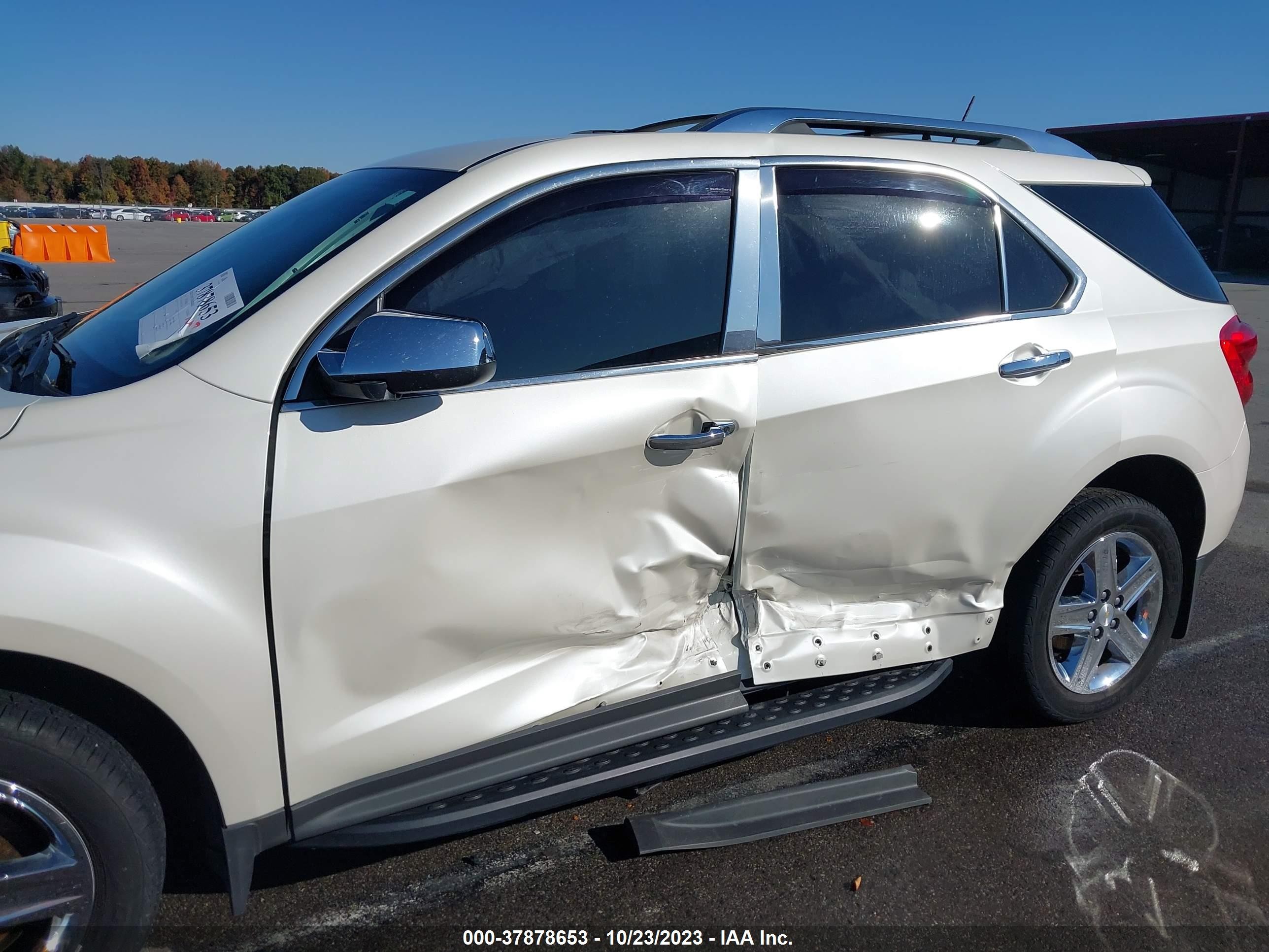 Photo 5 VIN: 1GNALDEK1EZ111549 - CHEVROLET EQUINOX 