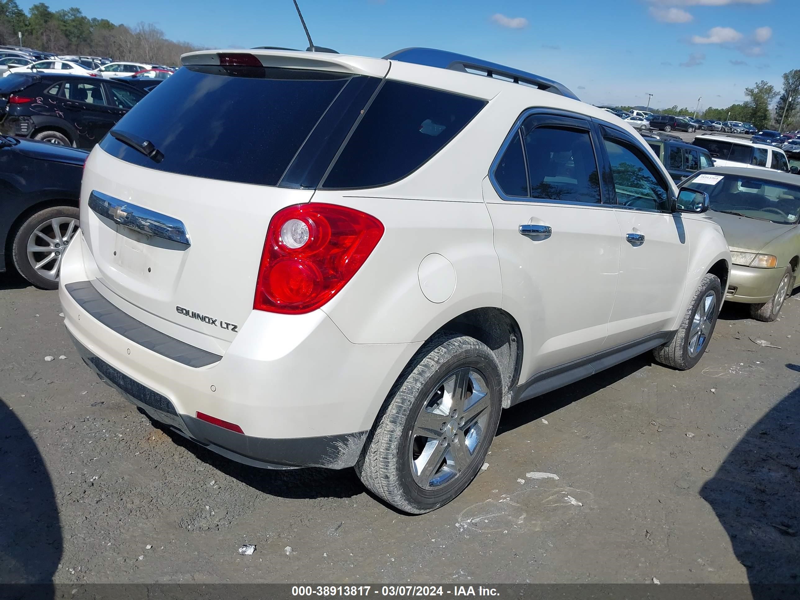 Photo 3 VIN: 1GNALDEK1FZ119152 - CHEVROLET EQUINOX 