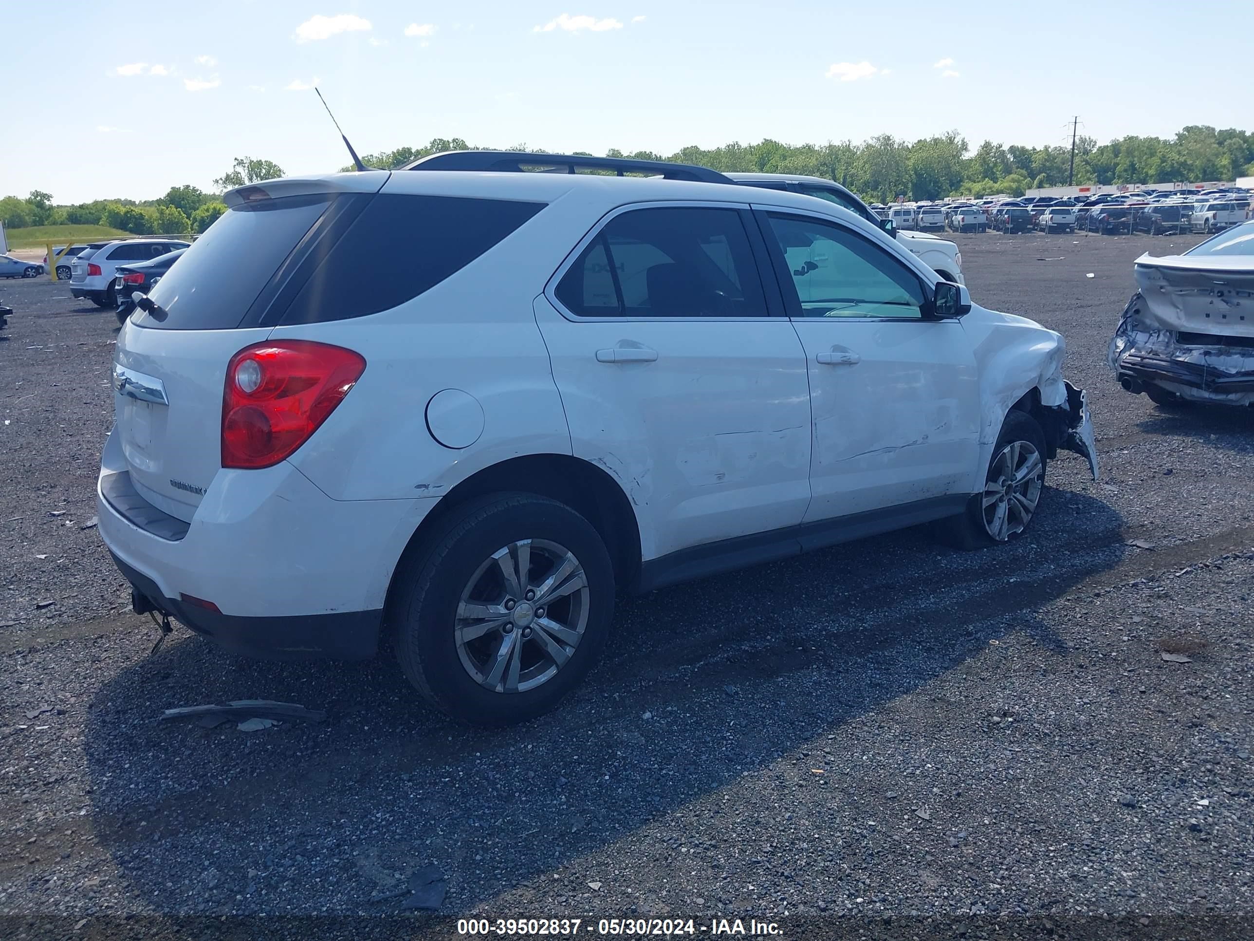 Photo 3 VIN: 1GNALDEKXDZ101259 - CHEVROLET EQUINOX 