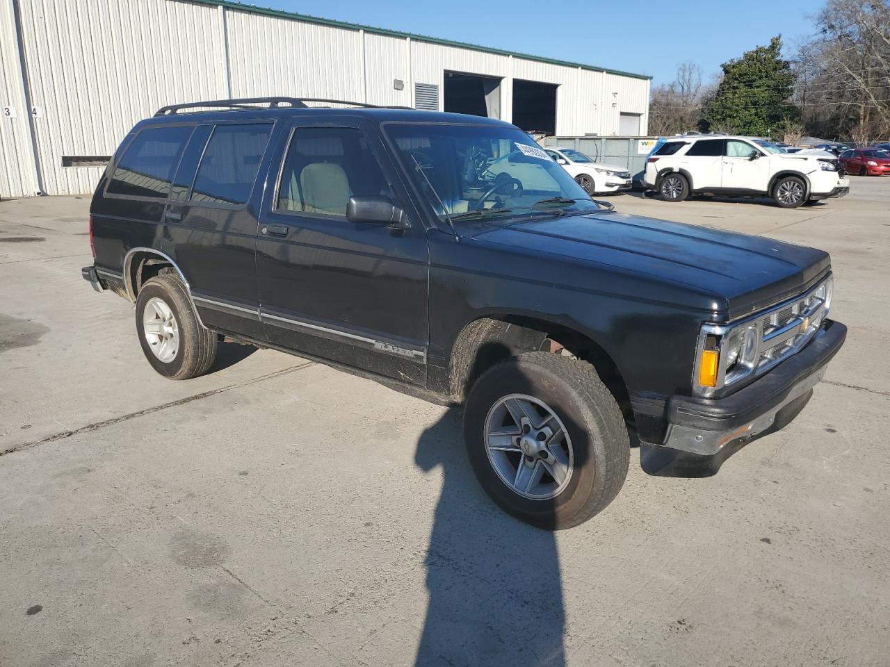 Photo 3 VIN: 1GNCS13W0R0174782 - CHEVROLET BLAZER 