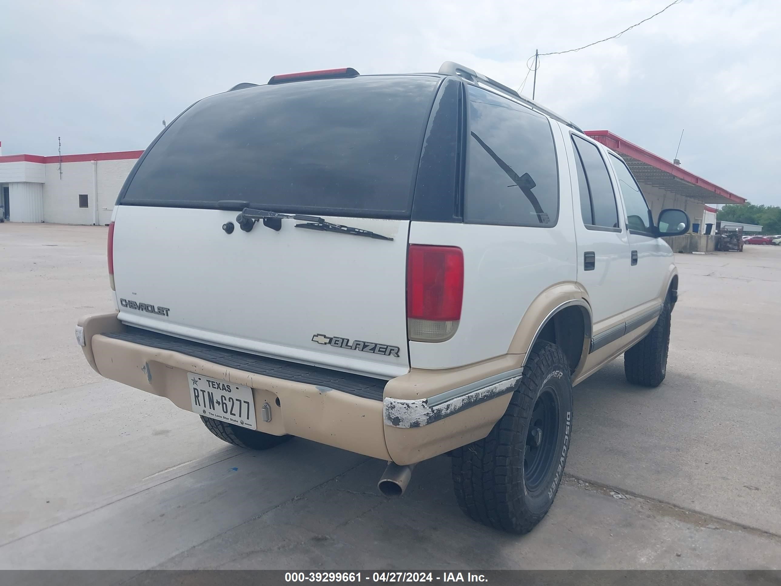 Photo 3 VIN: 1GNCS13W0S2190927 - CHEVROLET BLAZER 