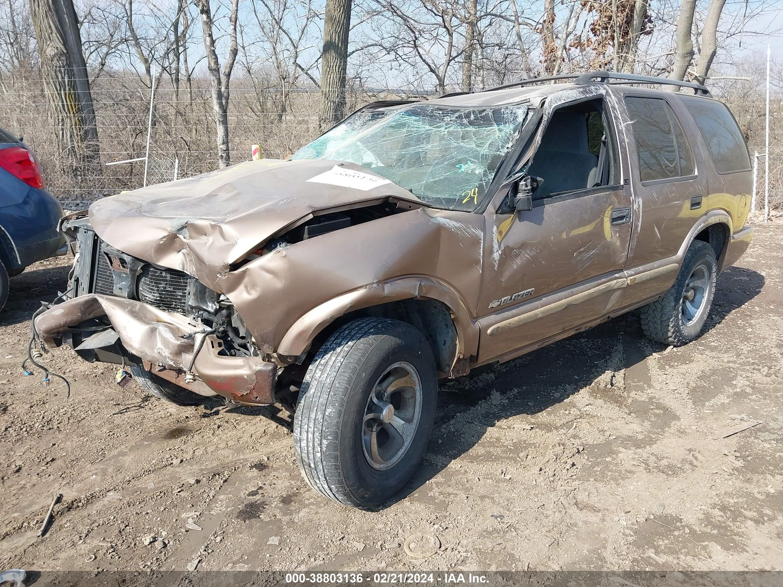 Photo 1 VIN: 1GNCS13W12K204625 - CHEVROLET BLAZER 