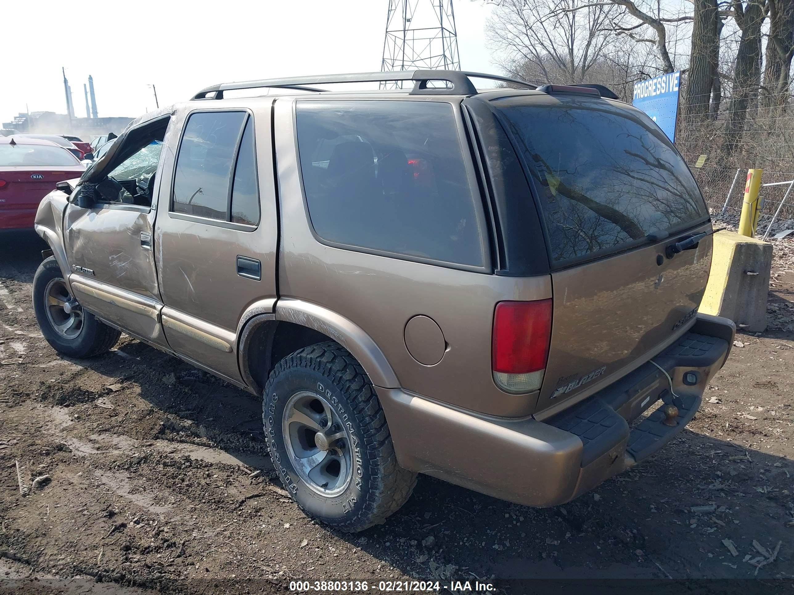 Photo 2 VIN: 1GNCS13W12K204625 - CHEVROLET BLAZER 