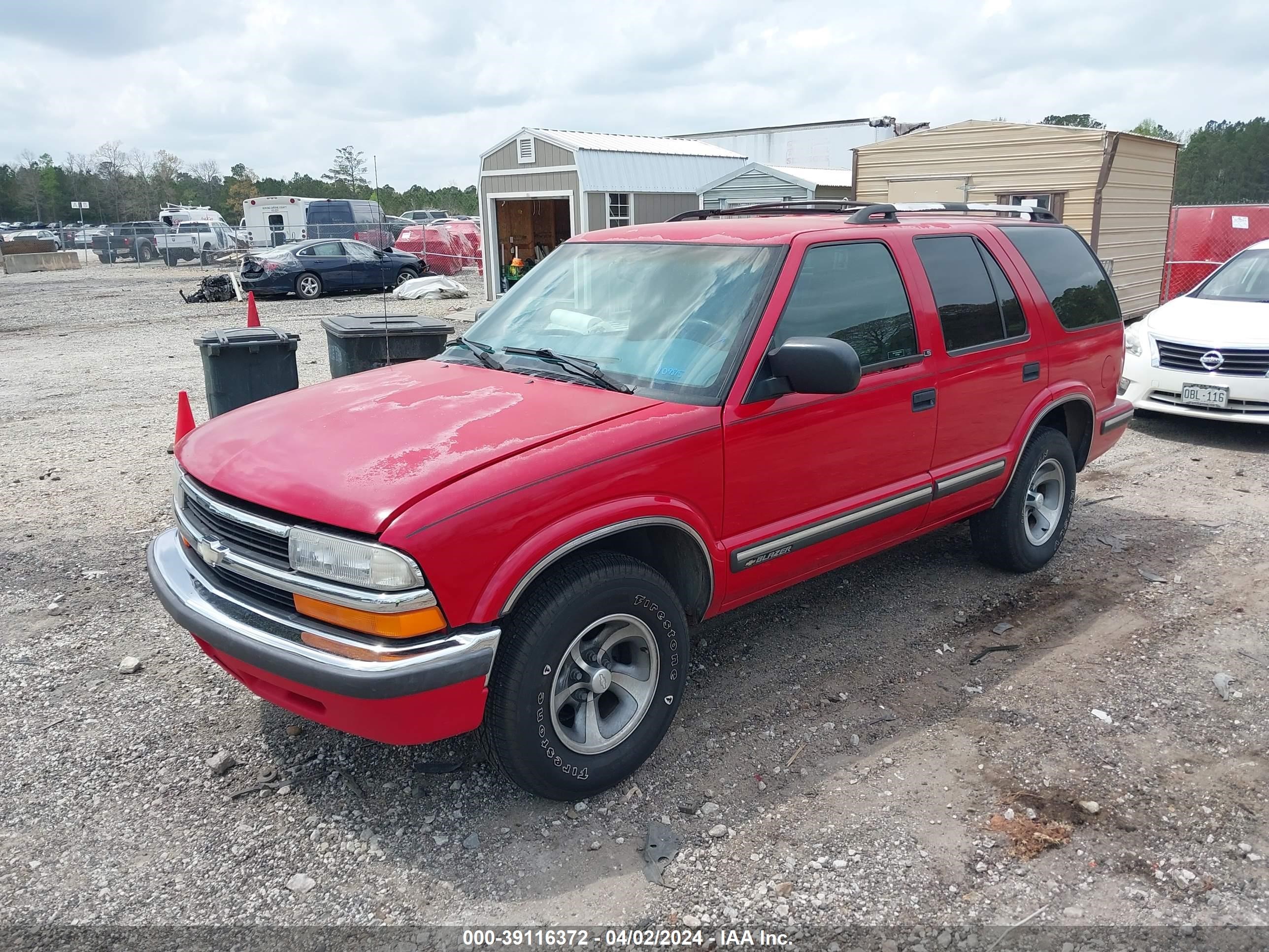 Photo 1 VIN: 1GNCS13W3XK109815 - CHEVROLET BLAZER 