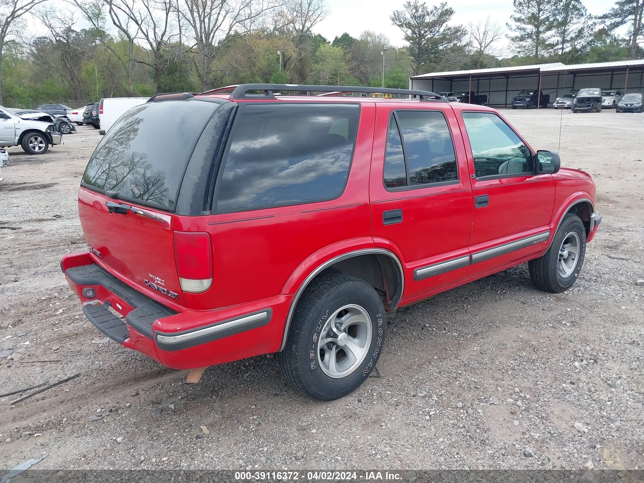 Photo 3 VIN: 1GNCS13W3XK109815 - CHEVROLET BLAZER 