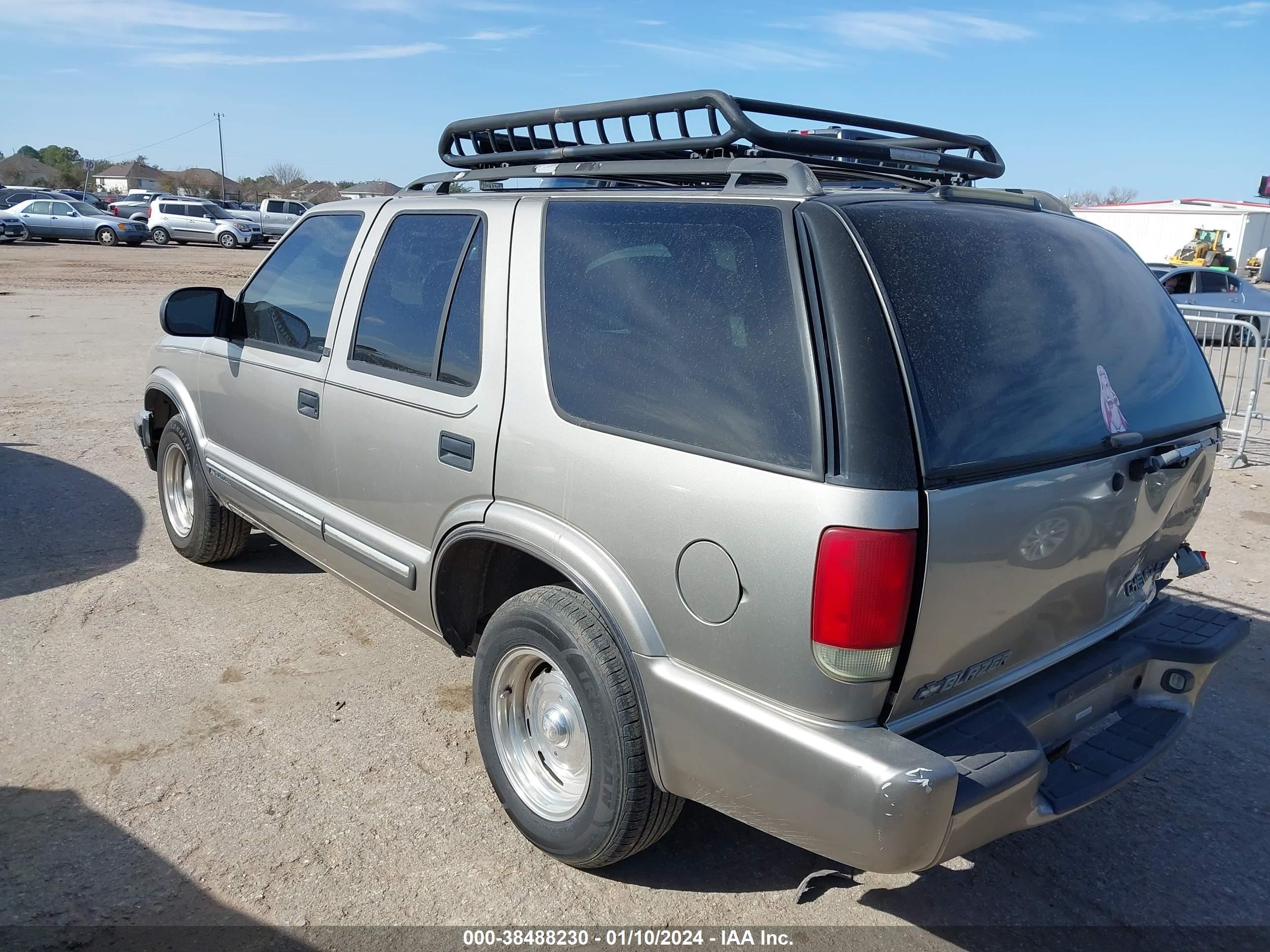 Photo 2 VIN: 1GNCS13W41K203578 - CHEVROLET BLAZER 