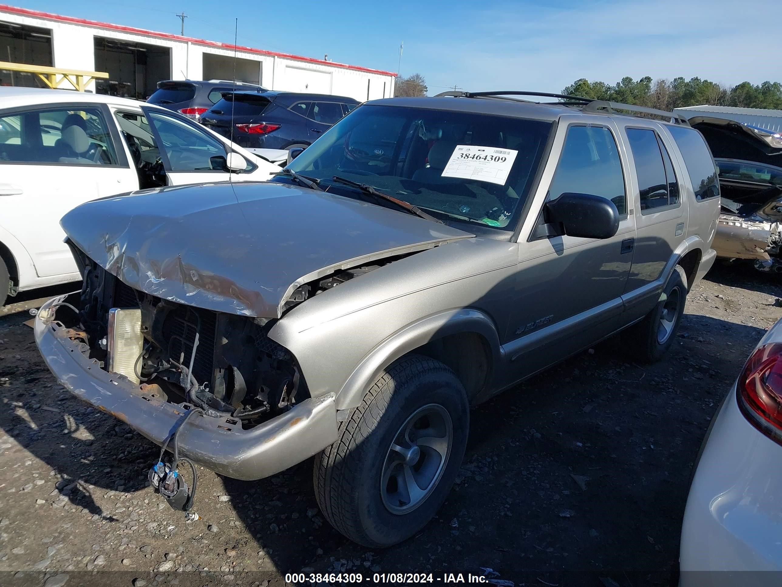 Photo 1 VIN: 1GNCS13W52K150231 - CHEVROLET BLAZER 