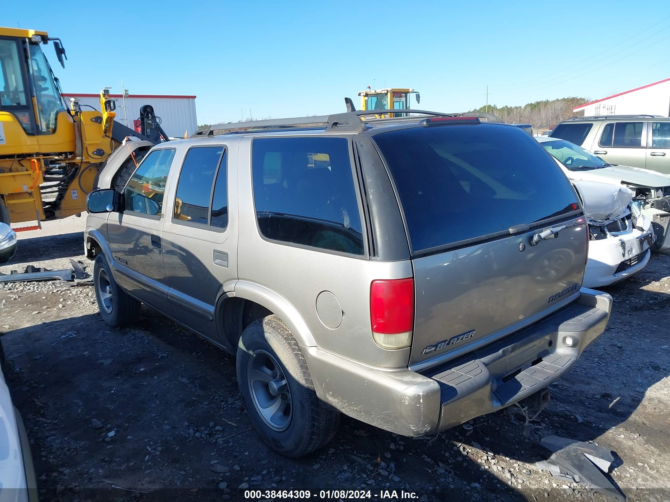 Photo 2 VIN: 1GNCS13W52K150231 - CHEVROLET BLAZER 