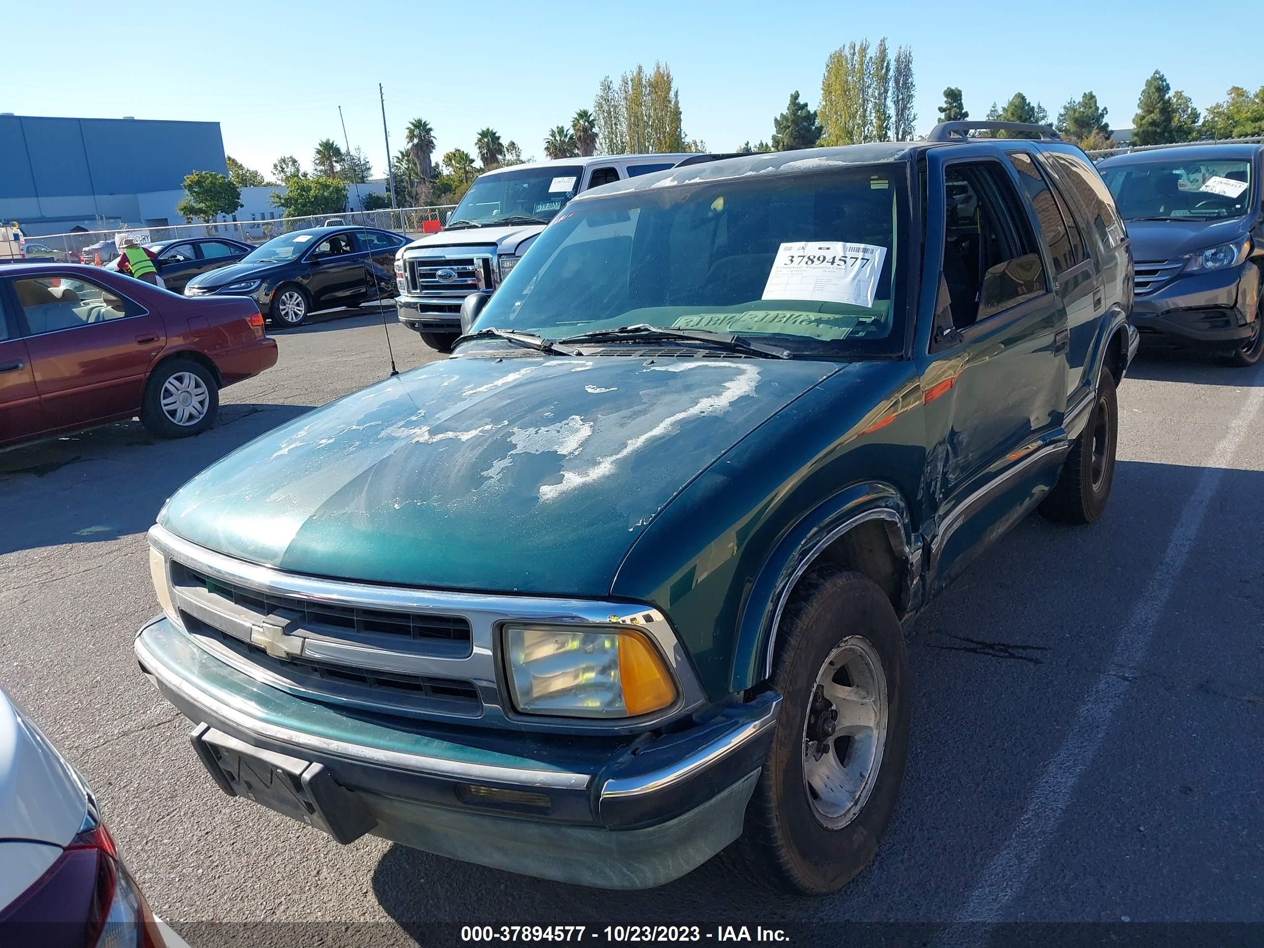 Photo 11 VIN: 1GNCS13W6T2296283 - CHEVROLET BLAZER 