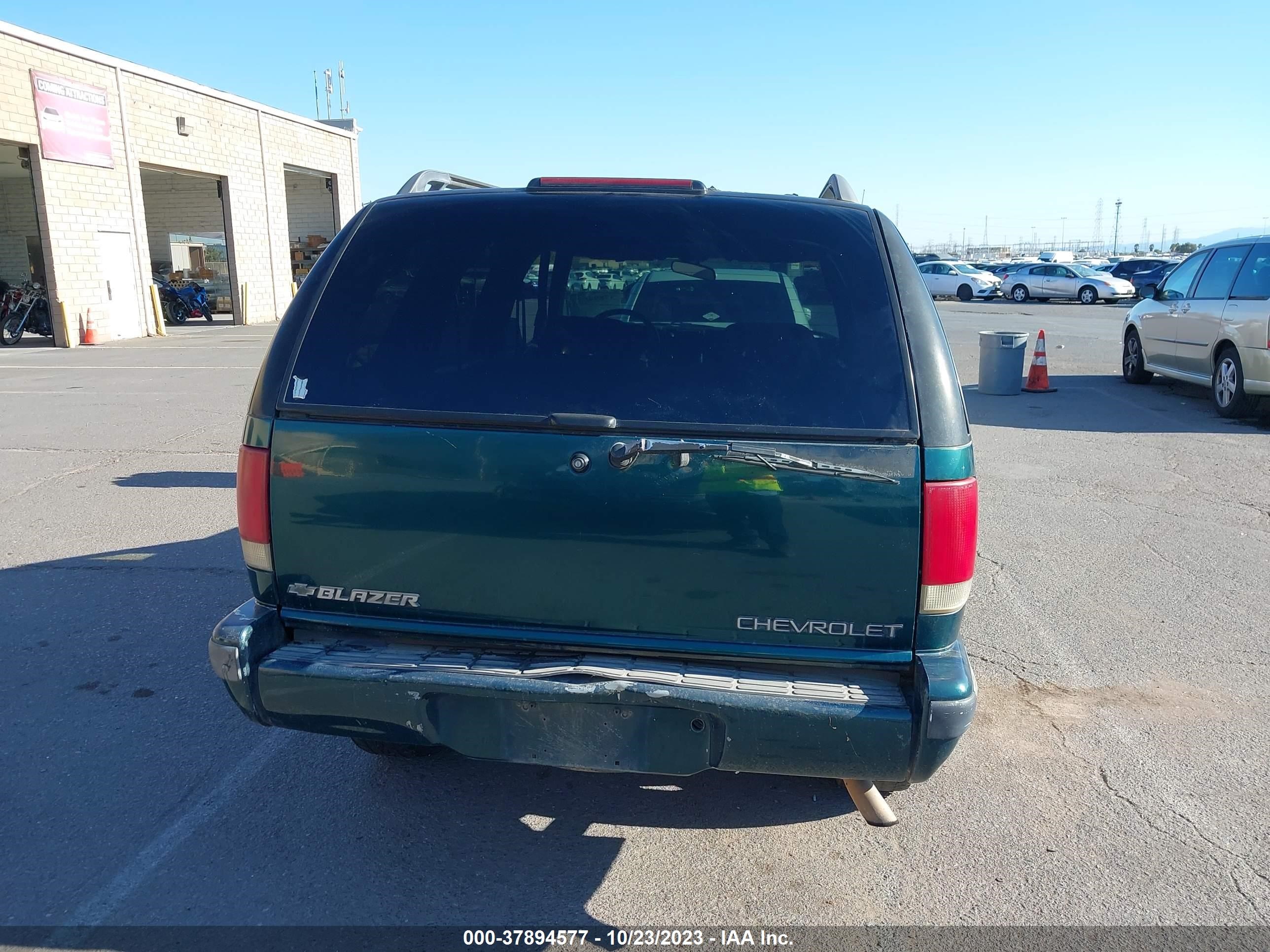 Photo 15 VIN: 1GNCS13W6T2296283 - CHEVROLET BLAZER 