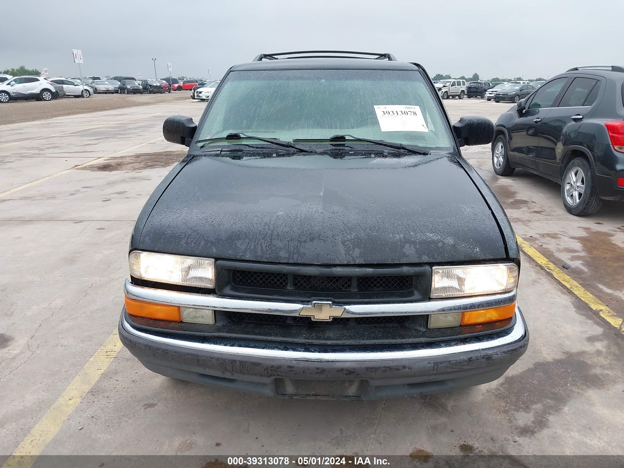 Photo 11 VIN: 1GNCS13W7Y2172059 - CHEVROLET BLAZER 