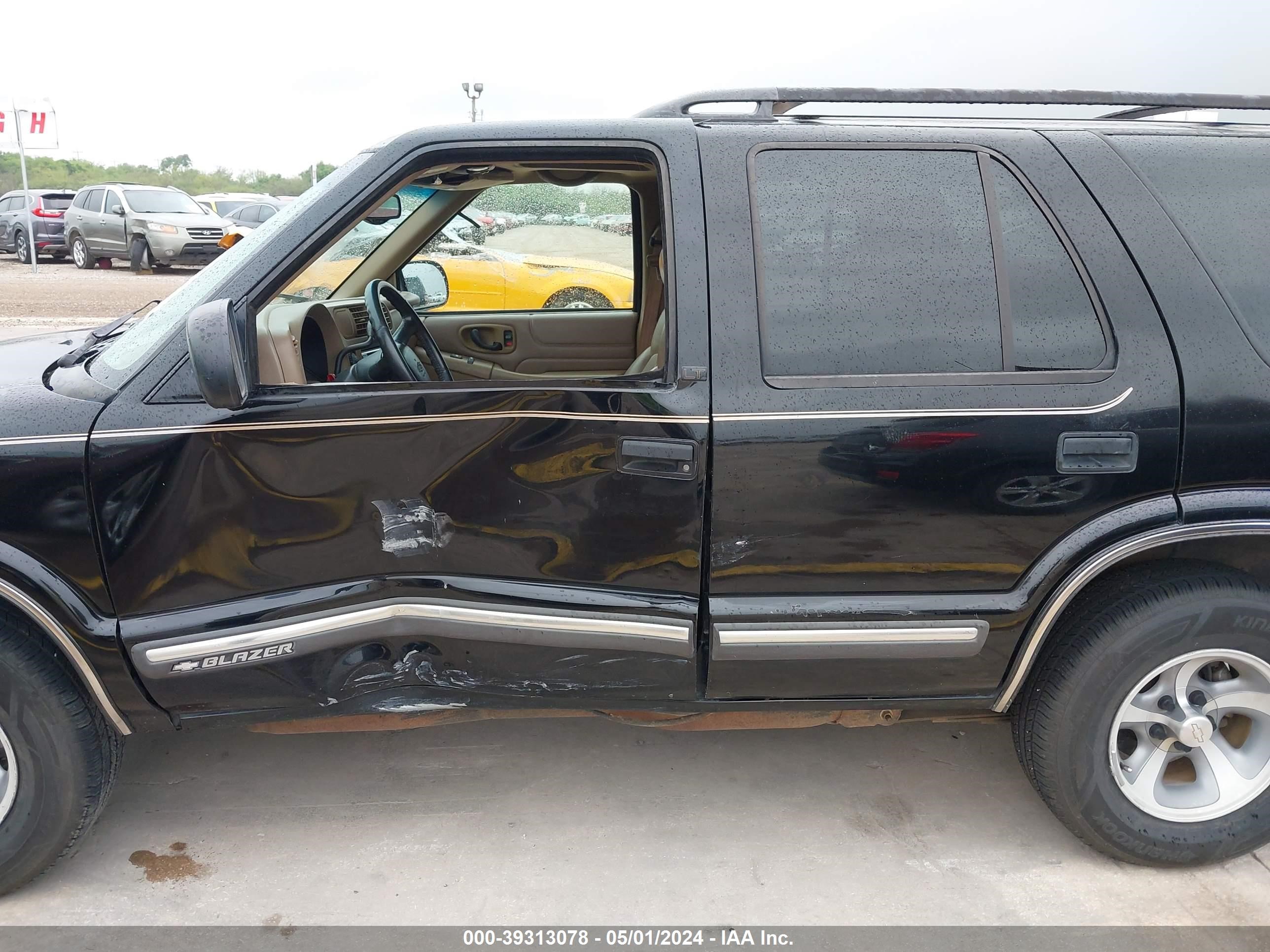 Photo 13 VIN: 1GNCS13W7Y2172059 - CHEVROLET BLAZER 