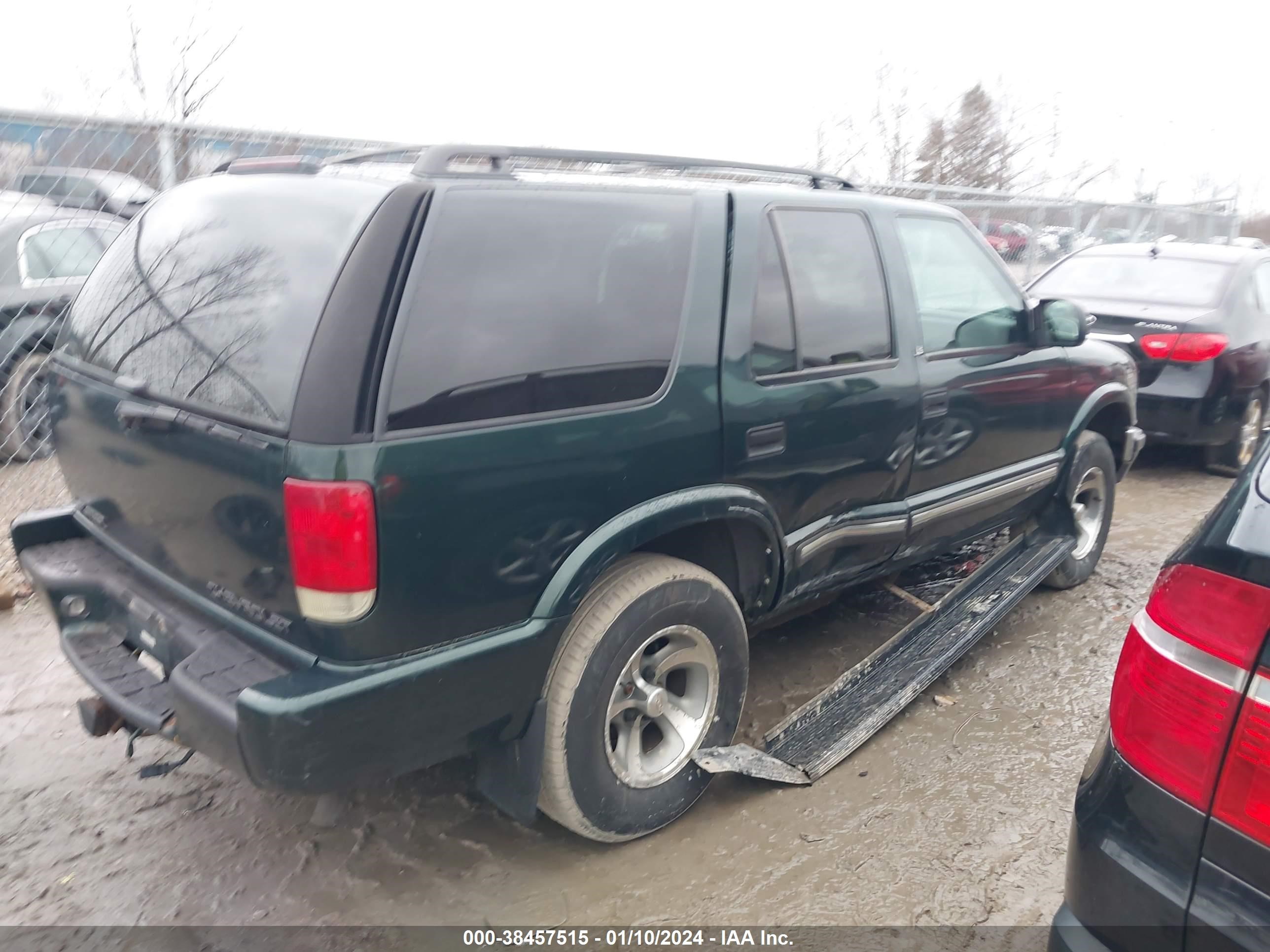 Photo 3 VIN: 1GNCS13W91K220649 - CHEVROLET BLAZER 