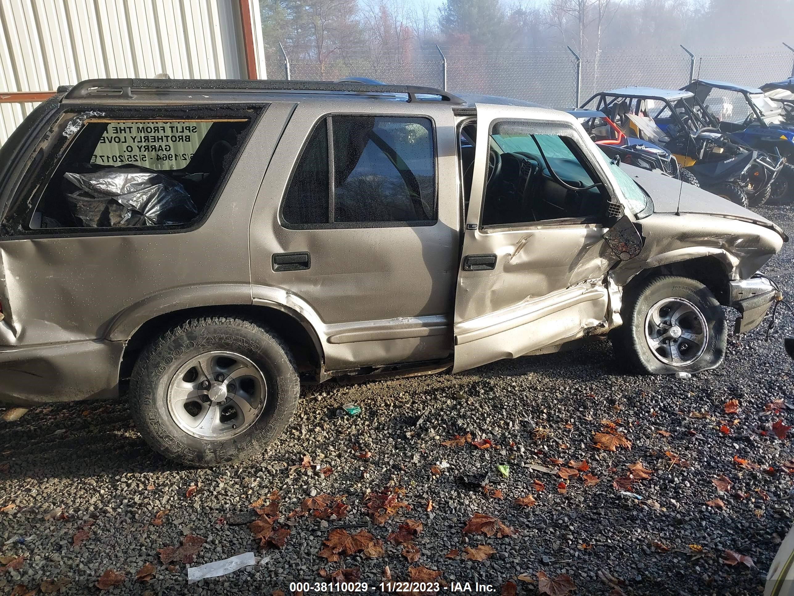 Photo 11 VIN: 1GNCS13W92K136266 - CHEVROLET BLAZER 