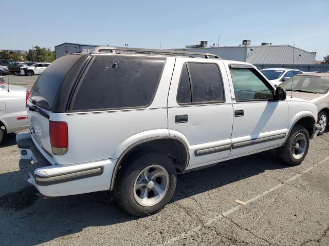 Photo 2 VIN: 1GNCS13W9W2170326 - CHEVROLET BLAZER 