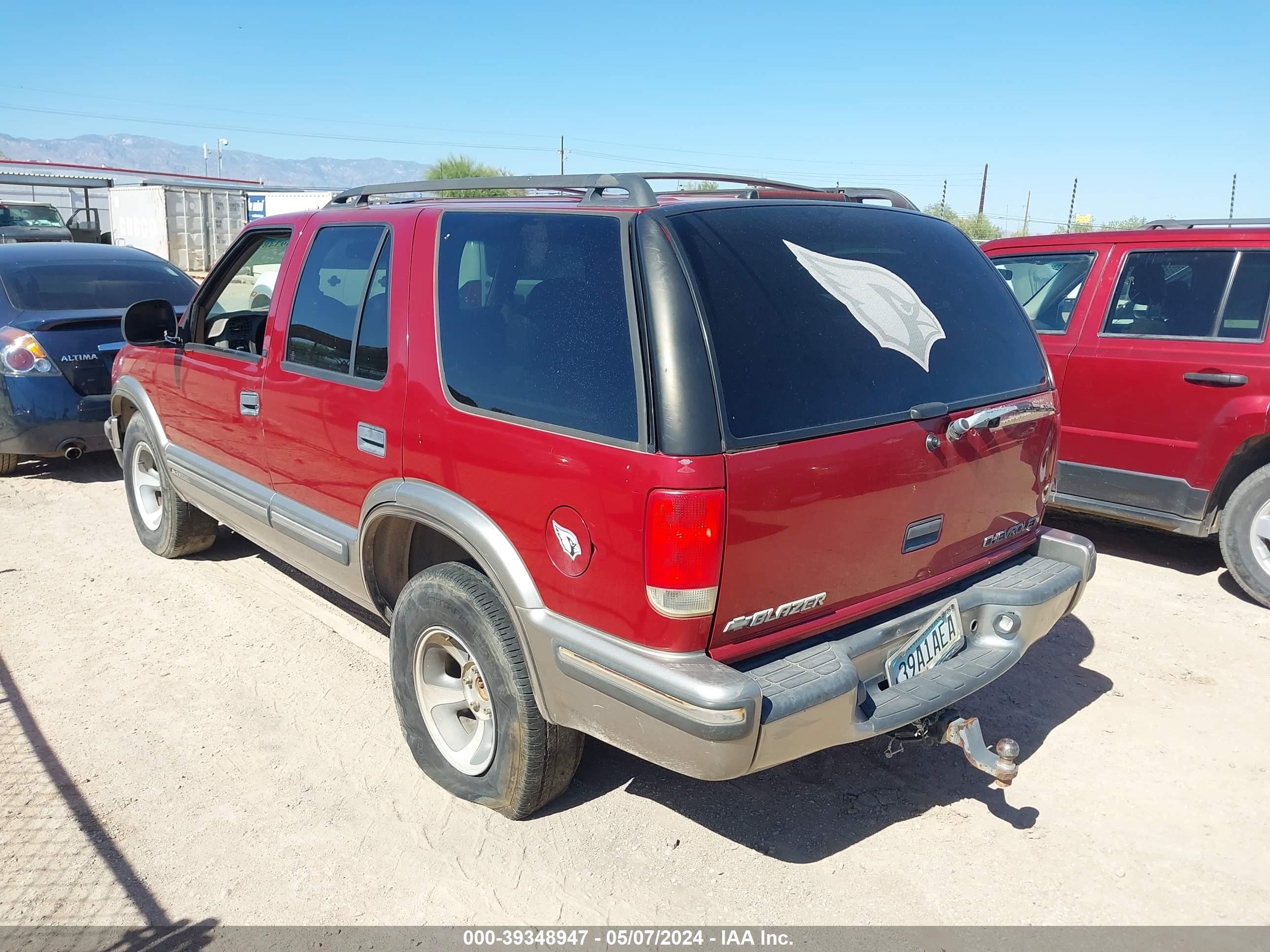 Photo 2 VIN: 1GNCS13W9W2299599 - CHEVROLET BLAZER 