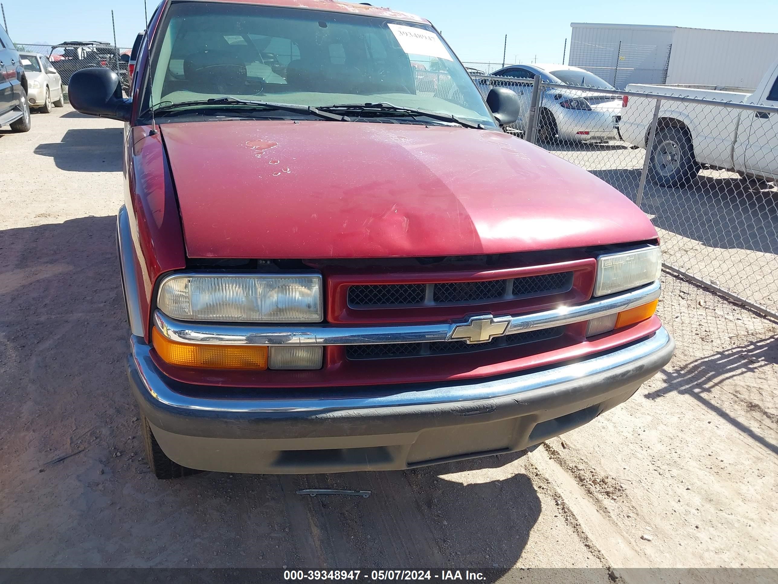 Photo 5 VIN: 1GNCS13W9W2299599 - CHEVROLET BLAZER 