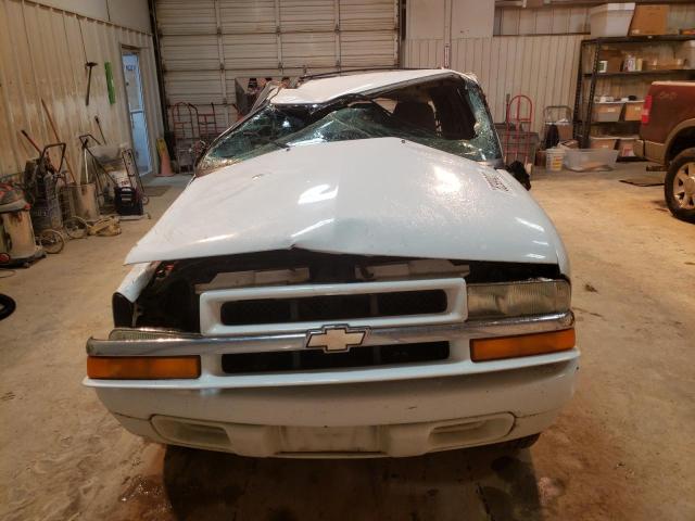 Photo 4 VIN: 1GNCS13WX2K146031 - CHEVROLET BLAZER 