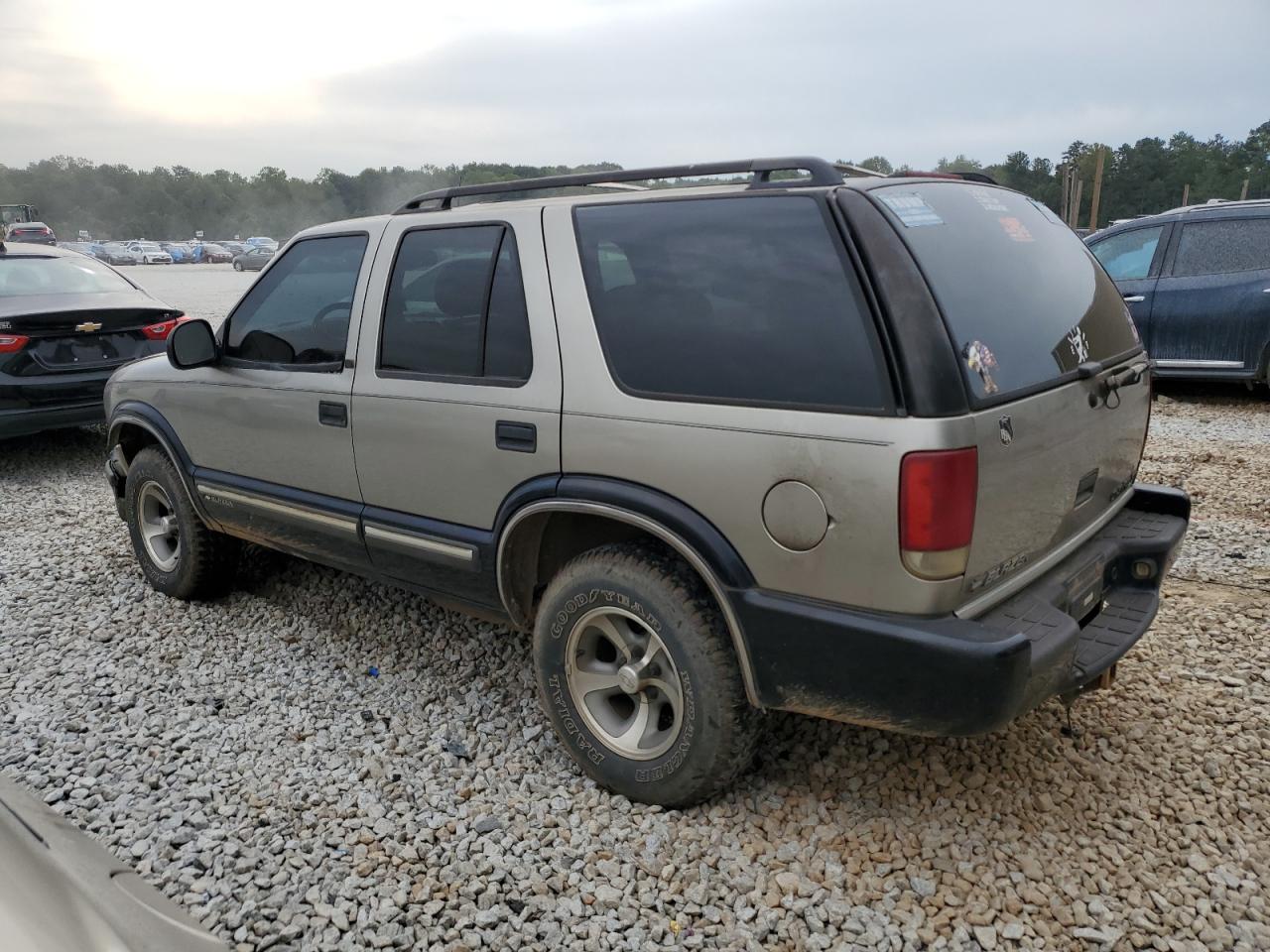 Photo 1 VIN: 1GNCS13WXY2187221 - CHEVROLET BLAZER 