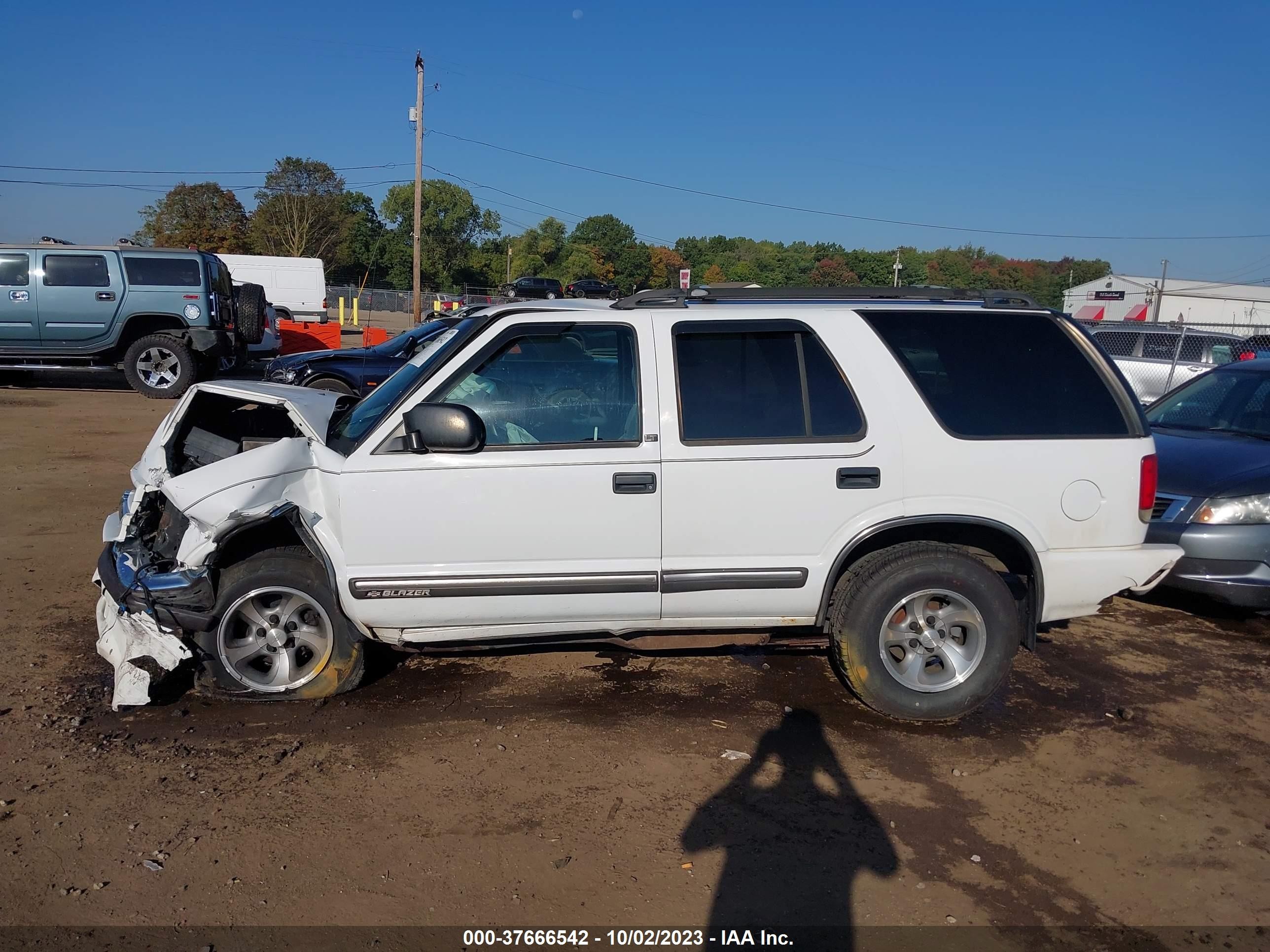 Photo 12 VIN: 1GNCS13WXY2350739 - CHEVROLET BLAZER 