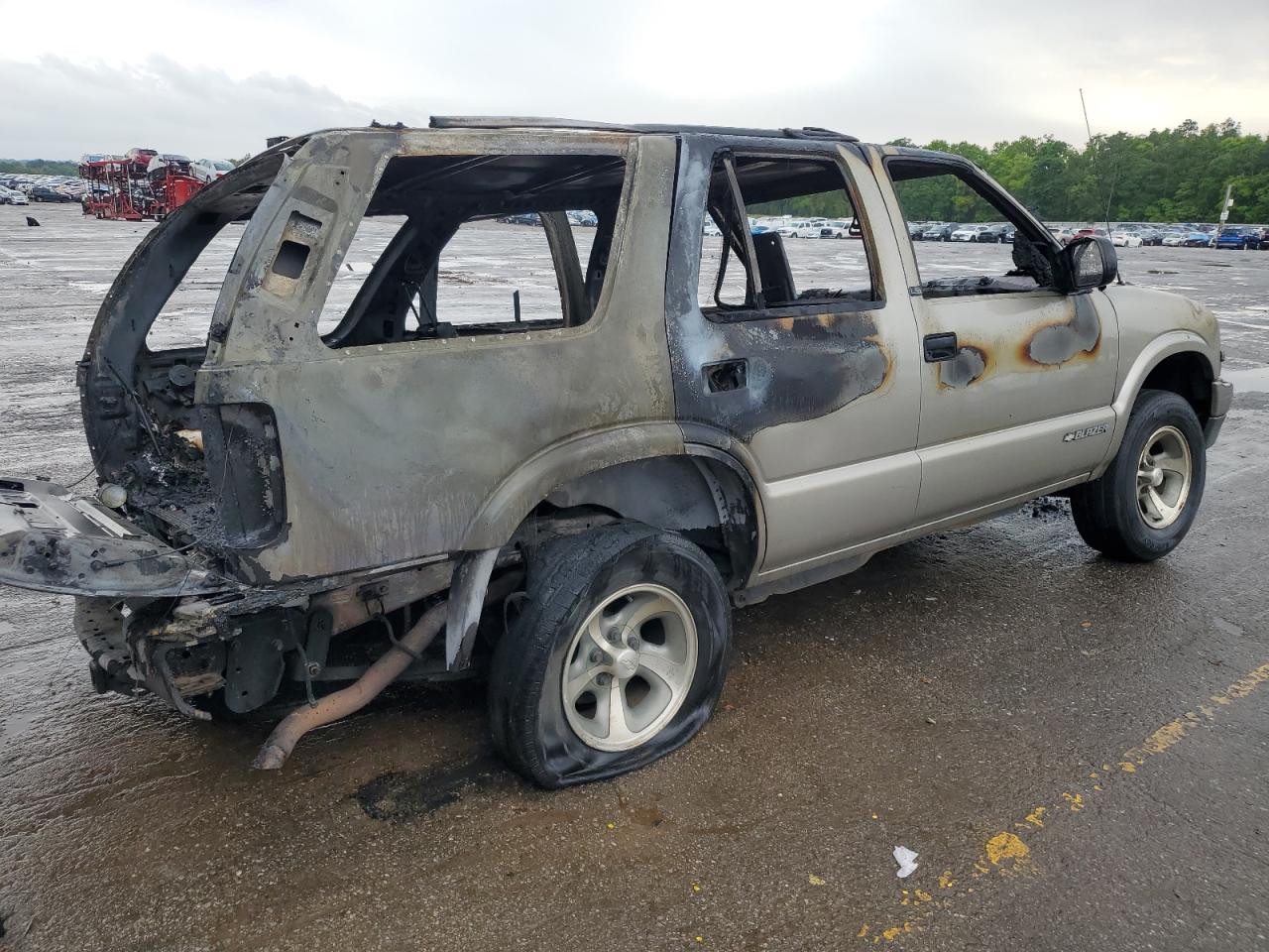 Photo 2 VIN: 1GNCS13X23K106682 - CHEVROLET BLAZER 