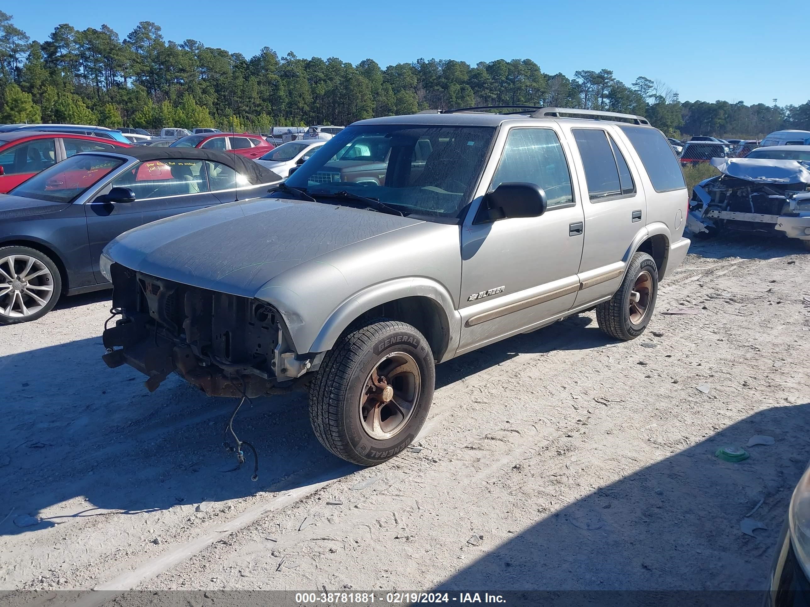 Photo 1 VIN: 1GNCS13X64K168717 - CHEVROLET BLAZER 