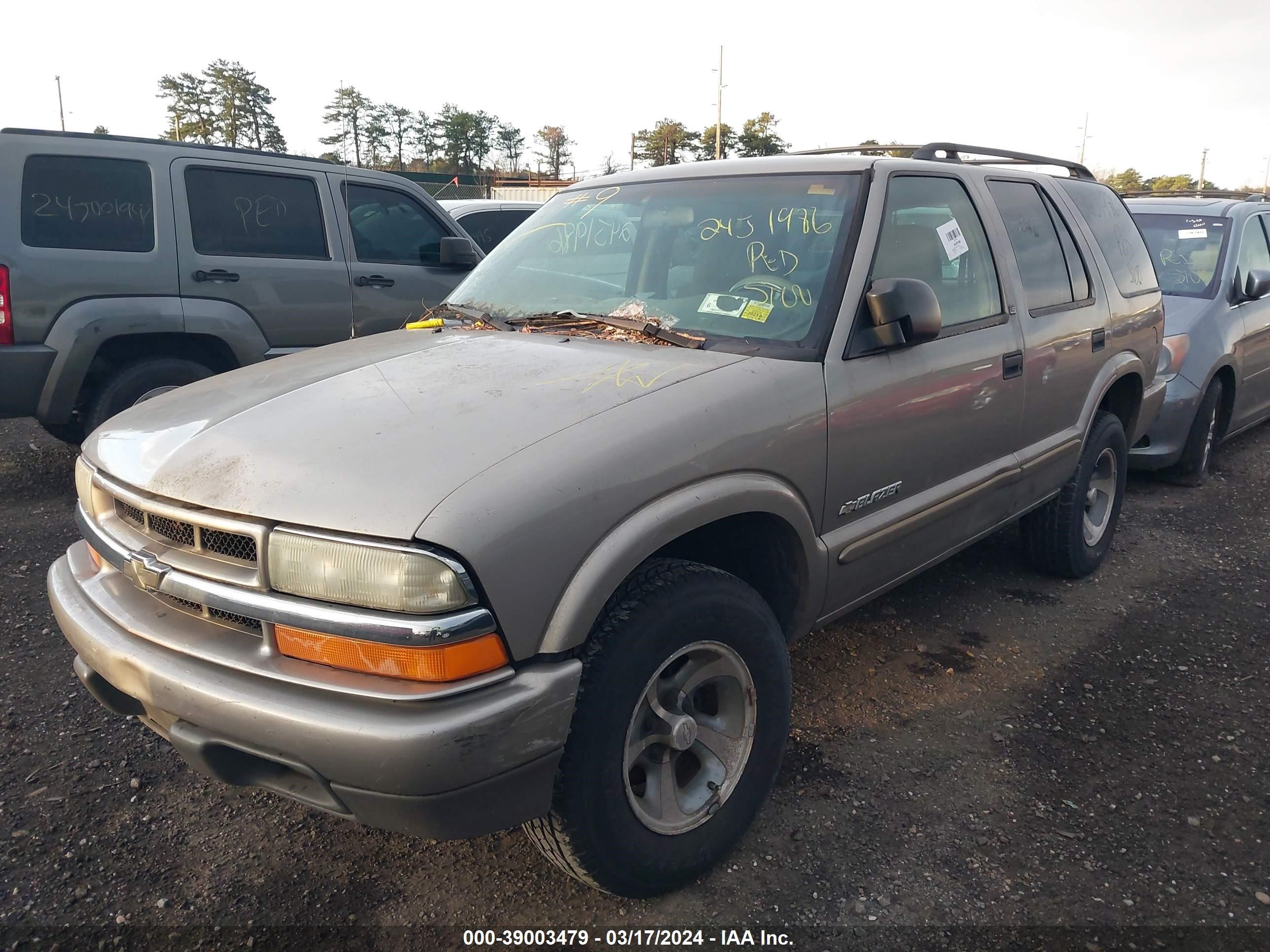 Photo 1 VIN: 1GNCS13X93K154342 - CHEVROLET BLAZER 