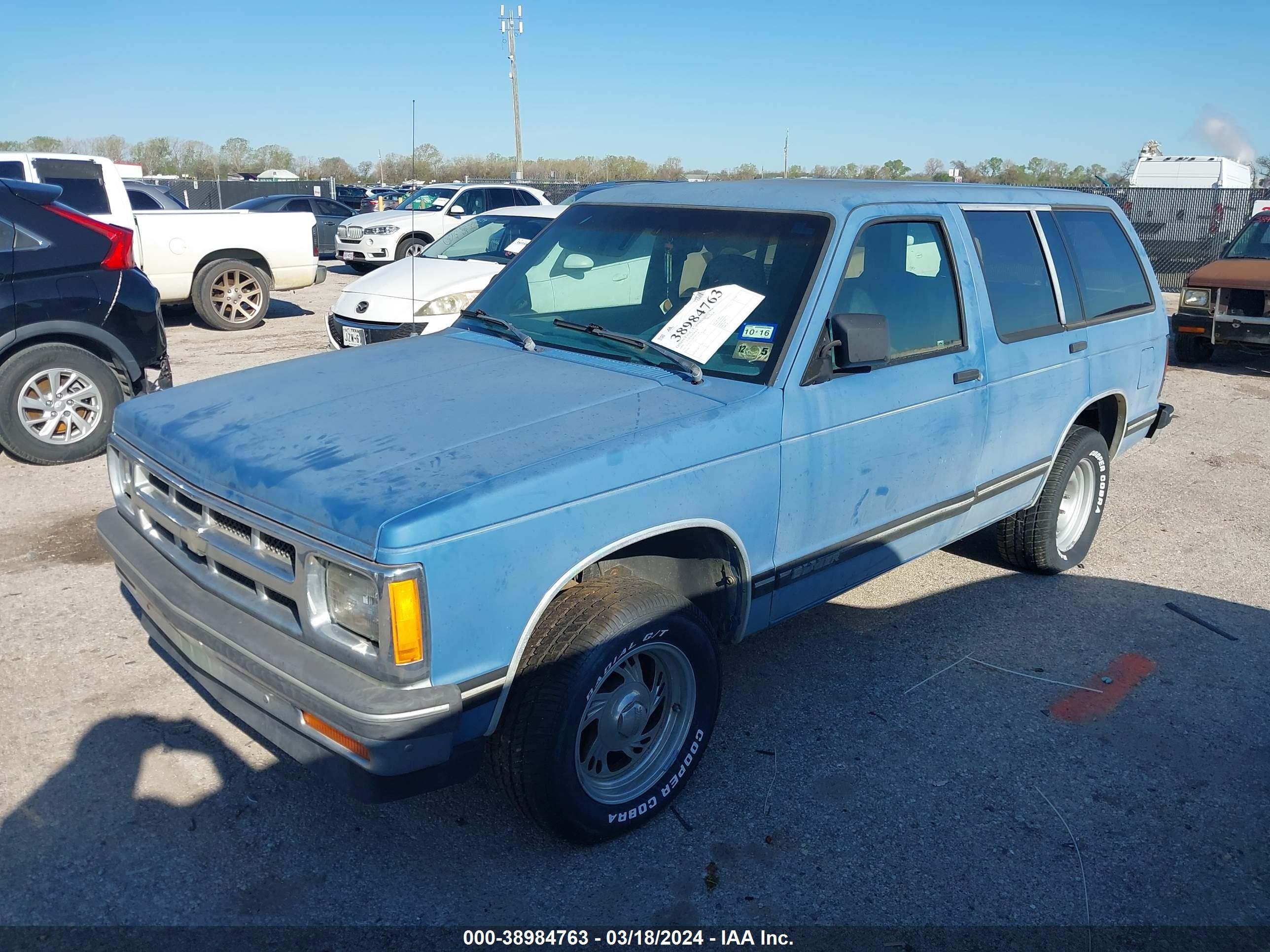 Photo 1 VIN: 1GNCS13Z8P2185539 - CHEVROLET BLAZER 